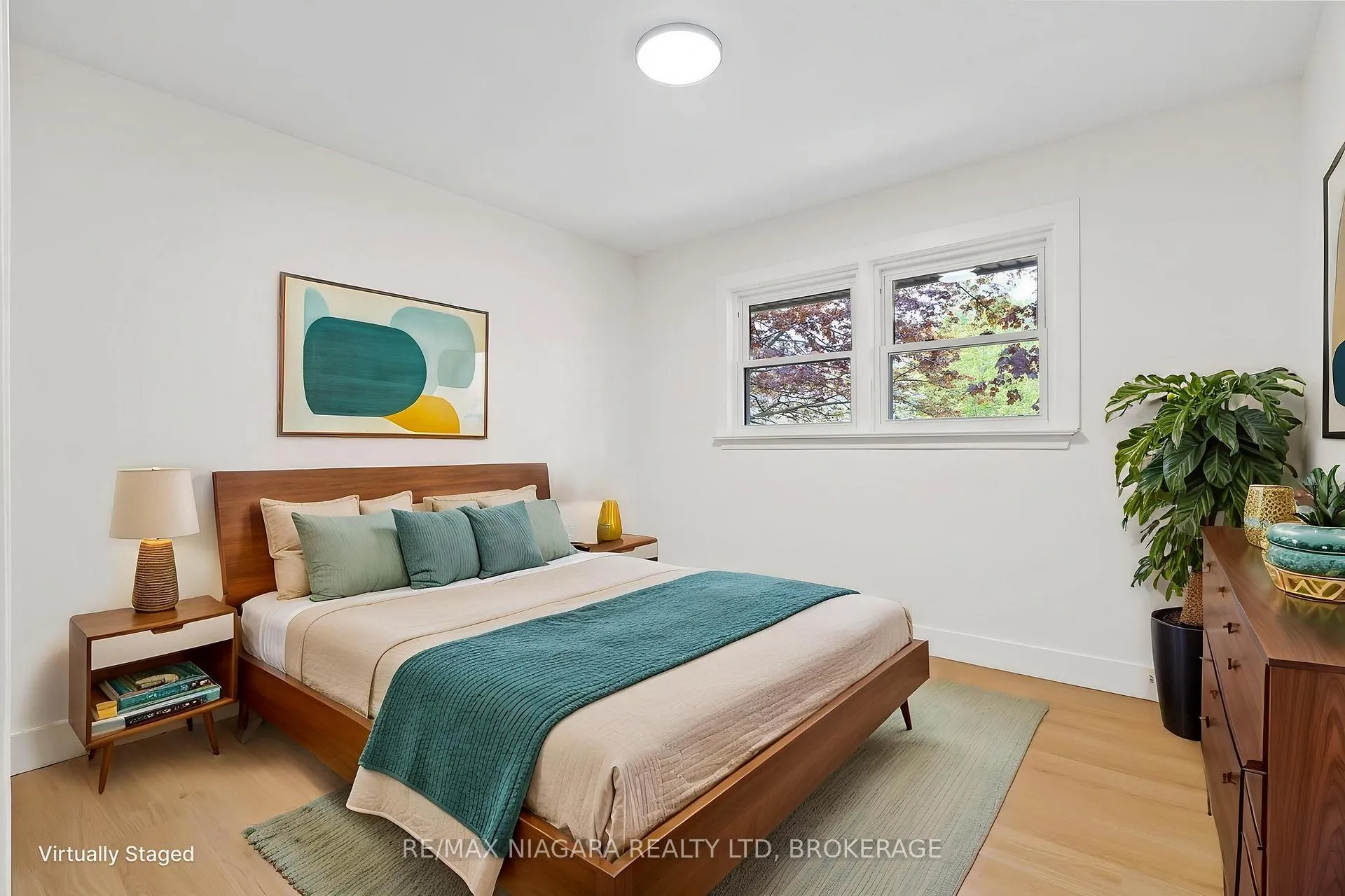 Photo 18 of 3555 Gainsborough Avenue, Niagara Falls, Stamford — HOMEH