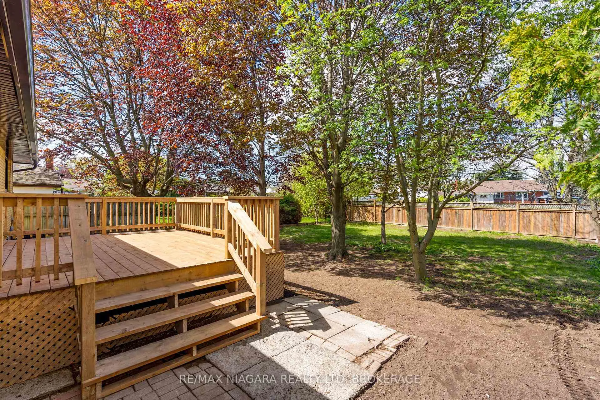 Photo 23 of 3555 Gainsborough Avenue, Niagara Falls, Stamford — HOMEH