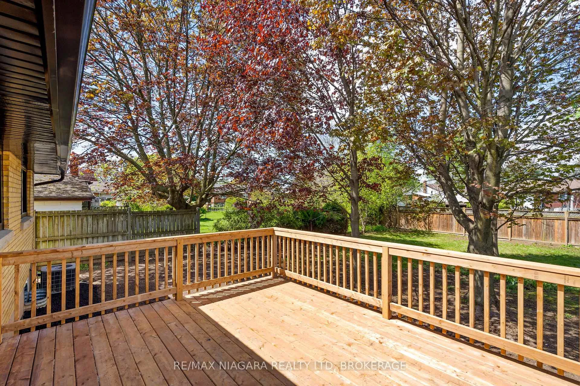 Photo 25 of 3555 Gainsborough Avenue, Niagara Falls, Stamford — HOMEH