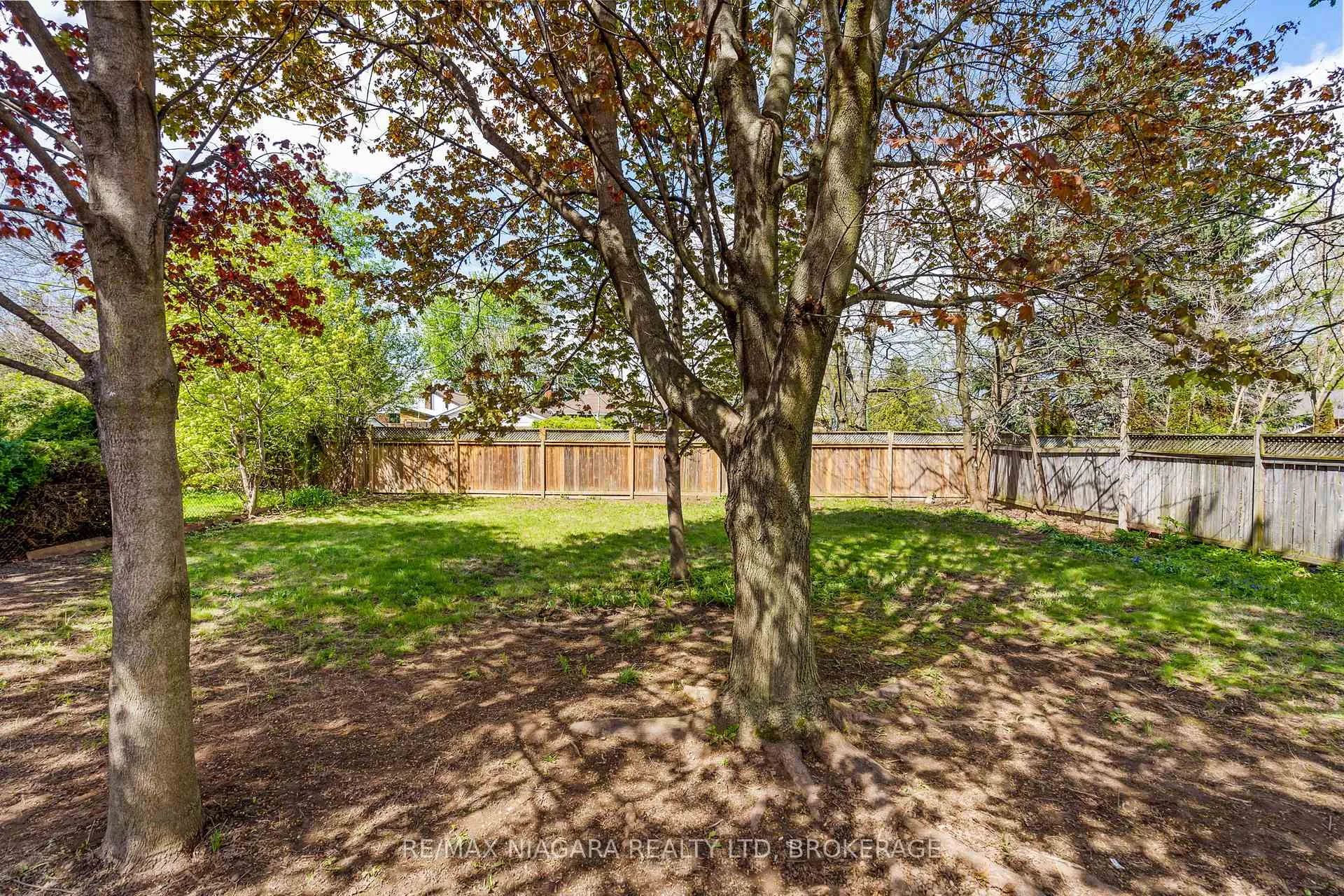 Photo 26 of 3555 Gainsborough Avenue, Niagara Falls, Stamford — HOMEH