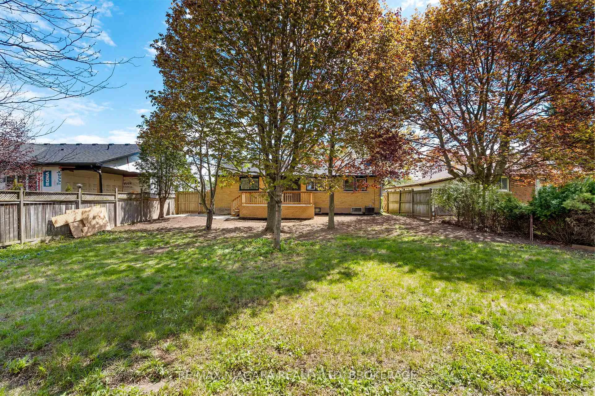 Photo 28 of 3555 Gainsborough Avenue, Niagara Falls, Stamford — HOMEH