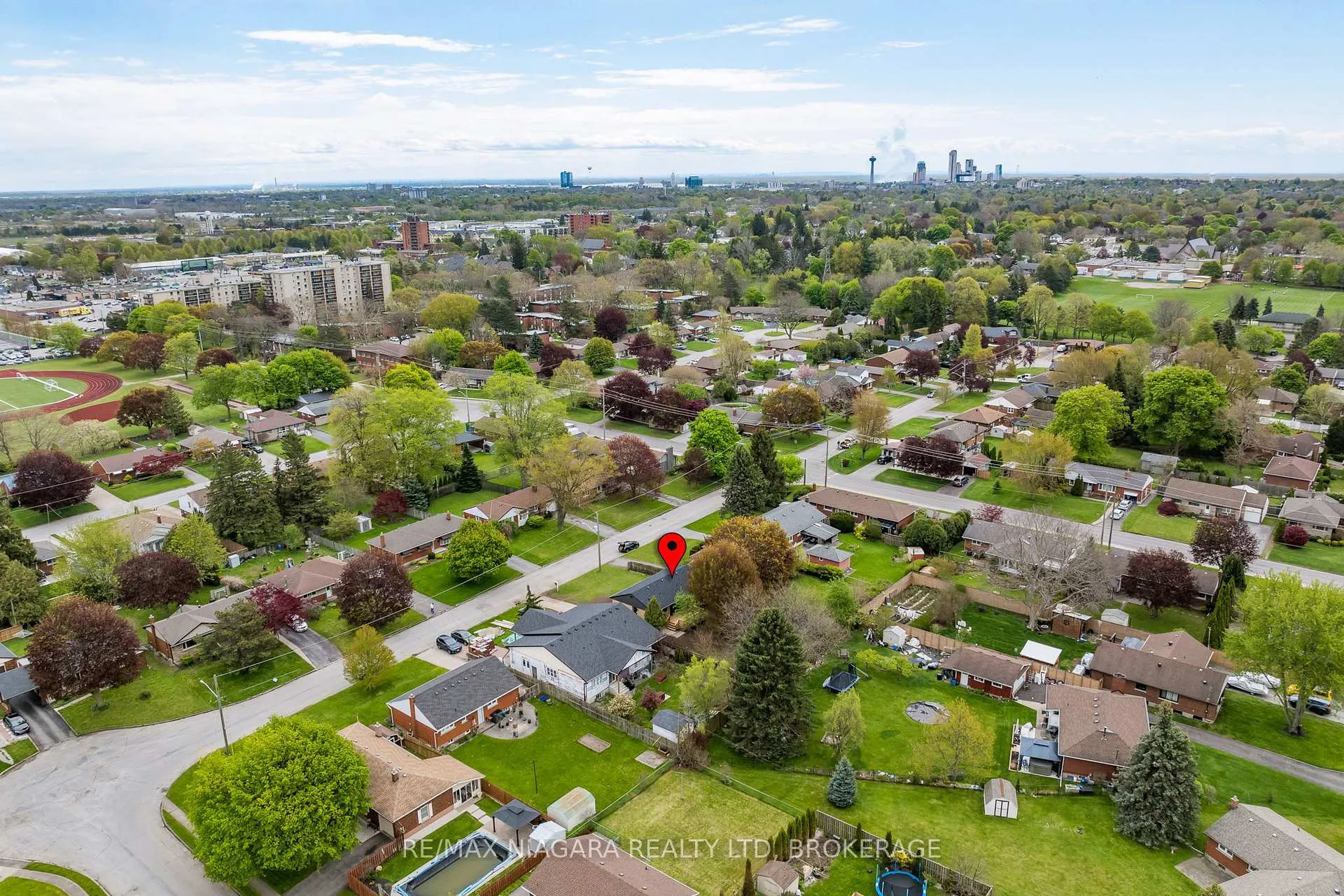 Photo 37 of 3555 Gainsborough Avenue, Niagara Falls, Stamford — HOMEH