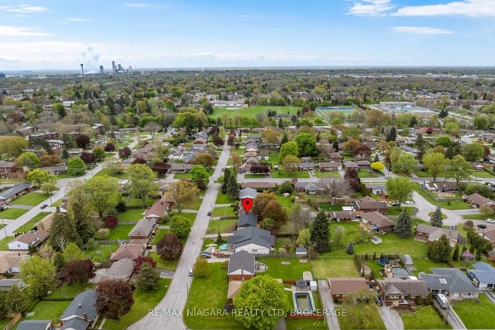 Photo 39 of 3555 Gainsborough Avenue, Niagara Falls, Stamford — HOMEH