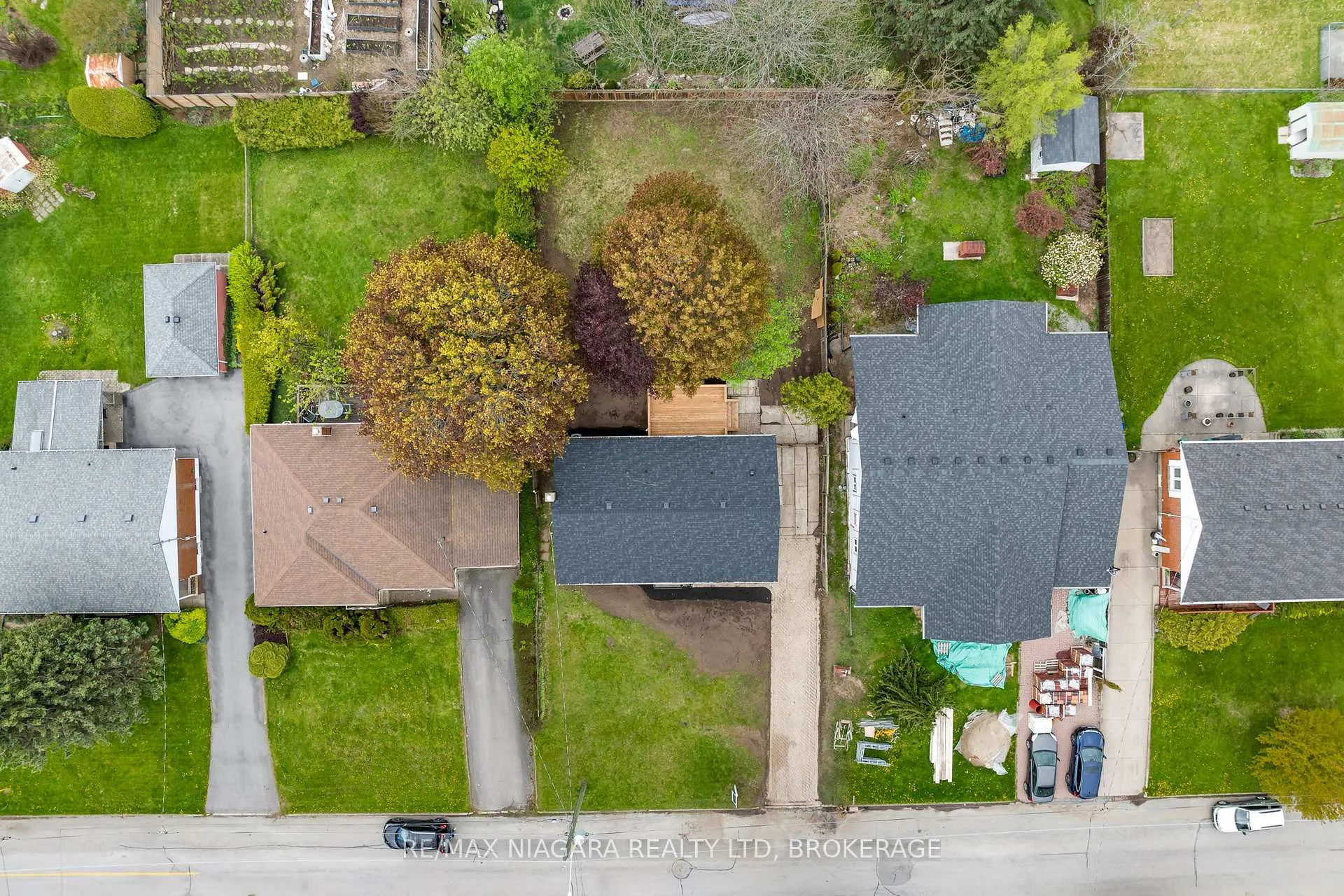 Photo 41 of 3555 Gainsborough Avenue, Niagara Falls, Stamford — HOMEH