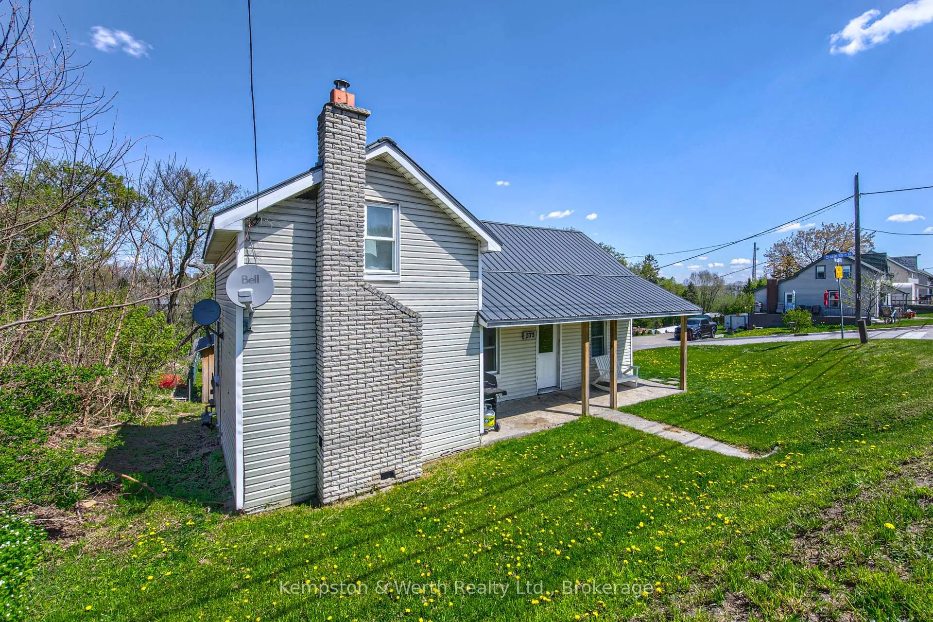 Photo 3 of 573 Queen Street E, St. Marys — HOMEH