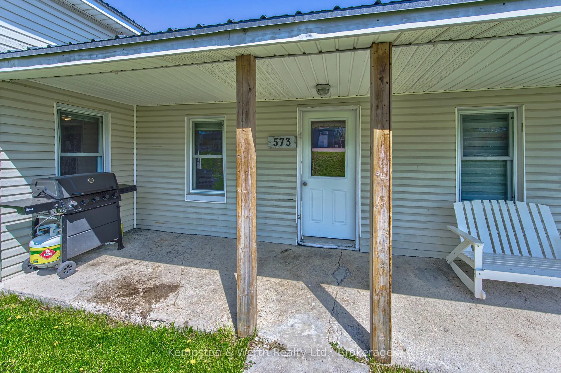 Photo 4 of 573 Queen Street E, St. Marys — HOMEH