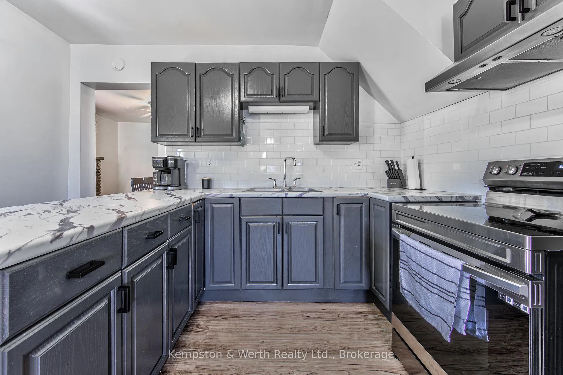 Photo 9 of 573 Queen Street E, St. Marys — HOMEH