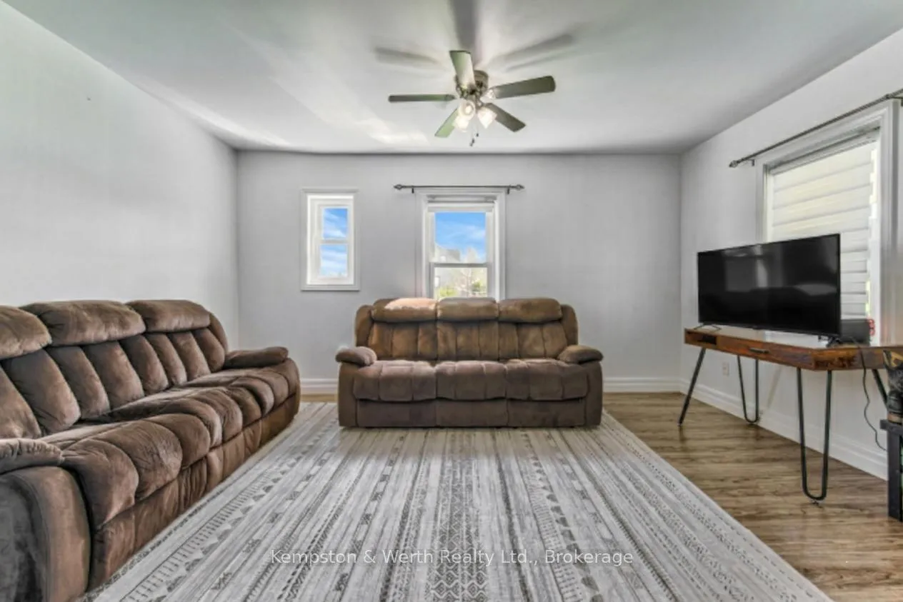 Photo 10 of 573 Queen Street E, St. Marys — HOMEH
