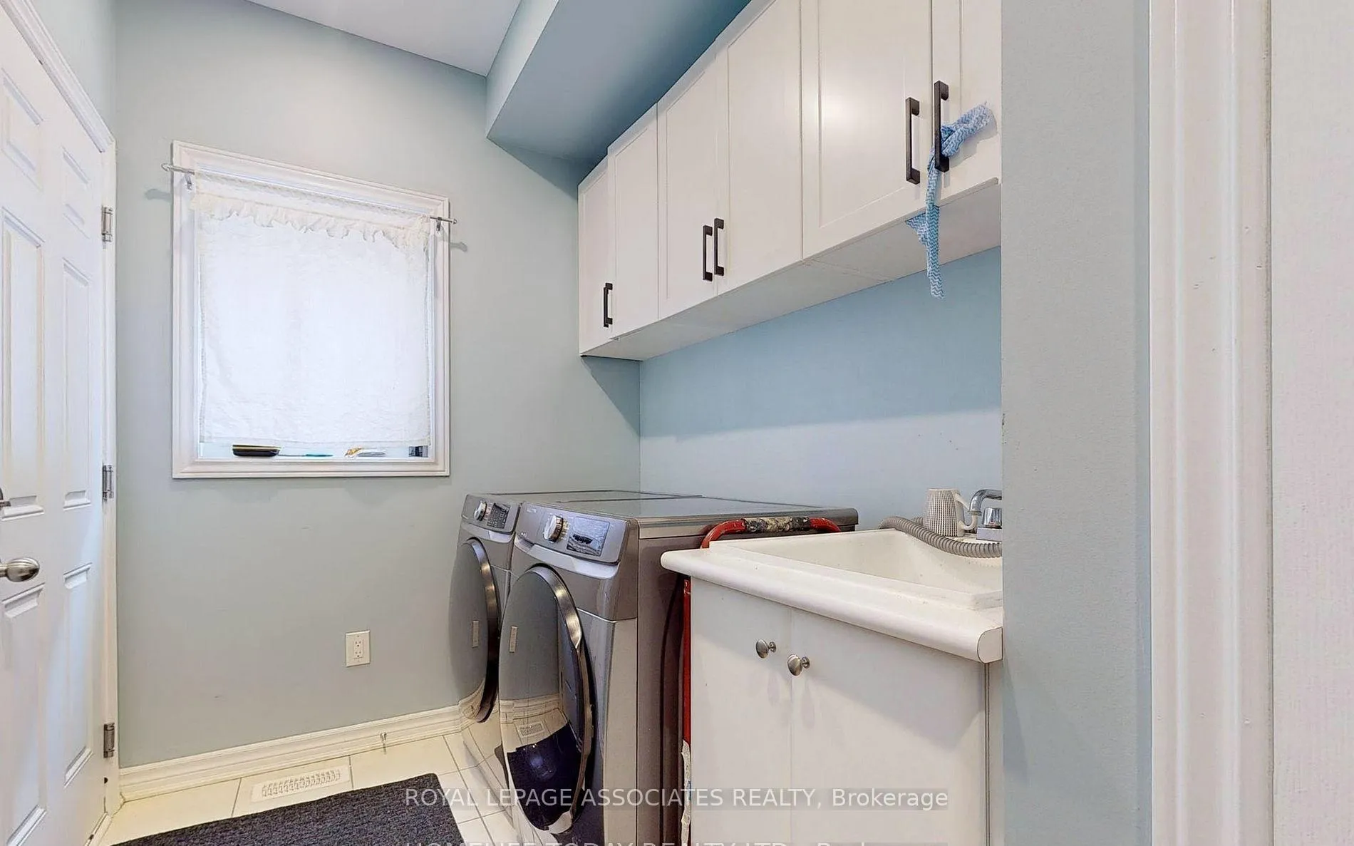 Photo 14 of 29 Jardine Street, Brock, Beaverton — HOMEH