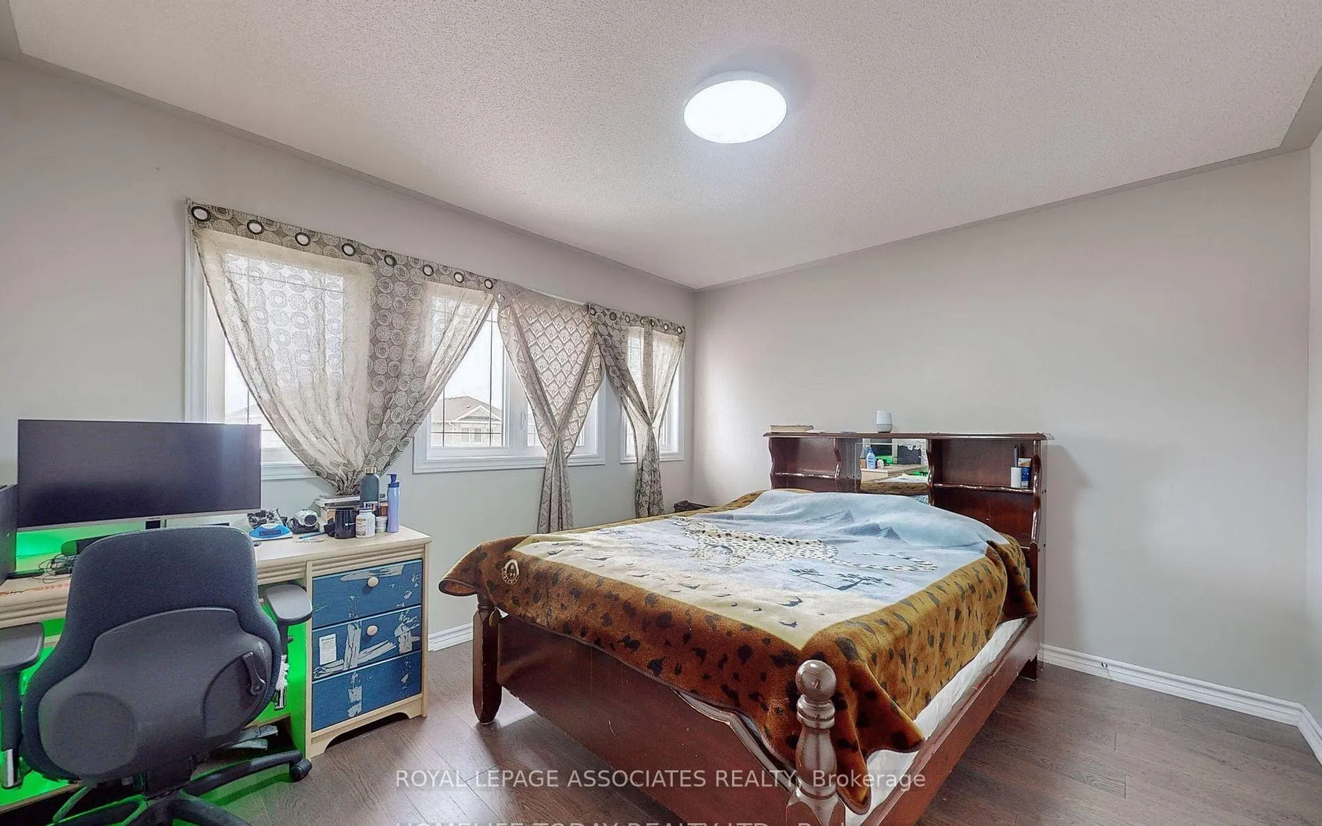 Photo 25 of 29 Jardine Street, Brock, Beaverton — HOMEH