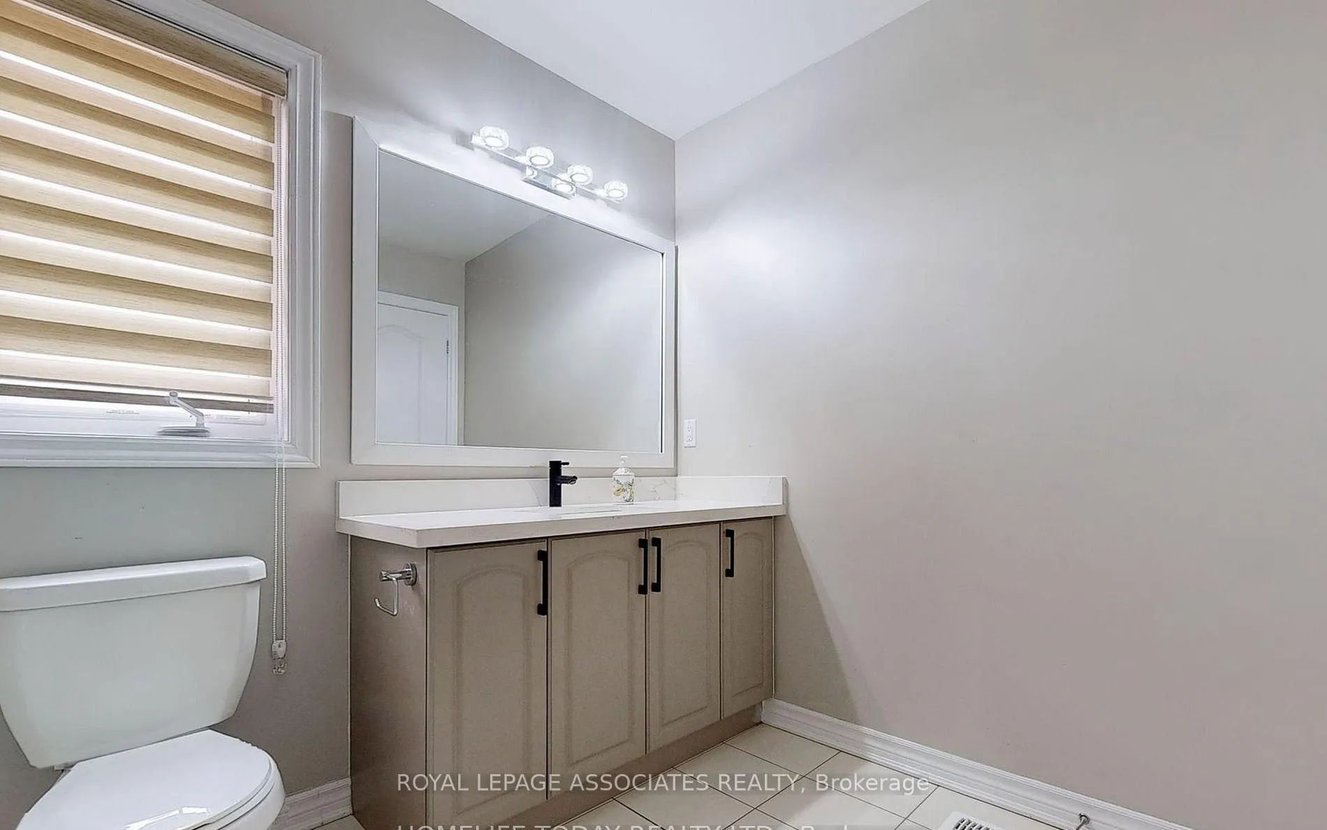 Photo 30 of 29 Jardine Street, Brock, Beaverton — HOMEH