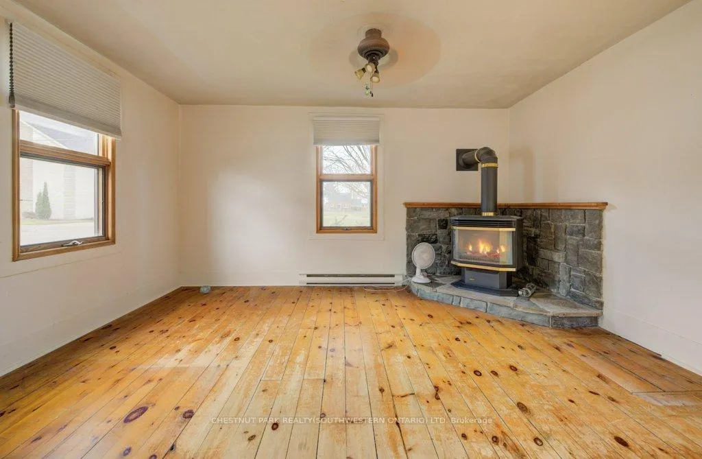 Photo 11 of 99 Woolwich Street S, Woolwich, Breslau — HOMEH