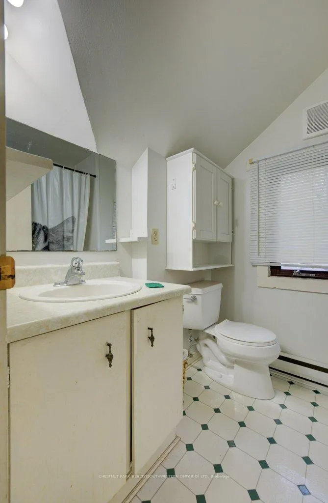Photo 17 of 99 Woolwich Street S, Woolwich, Breslau — HOMEH