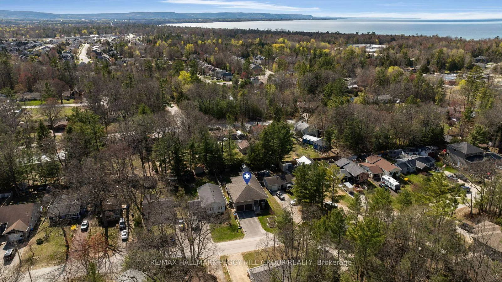 Photo 2 of 74 Melrose Avenue, Wasaga Beach — HOMEH