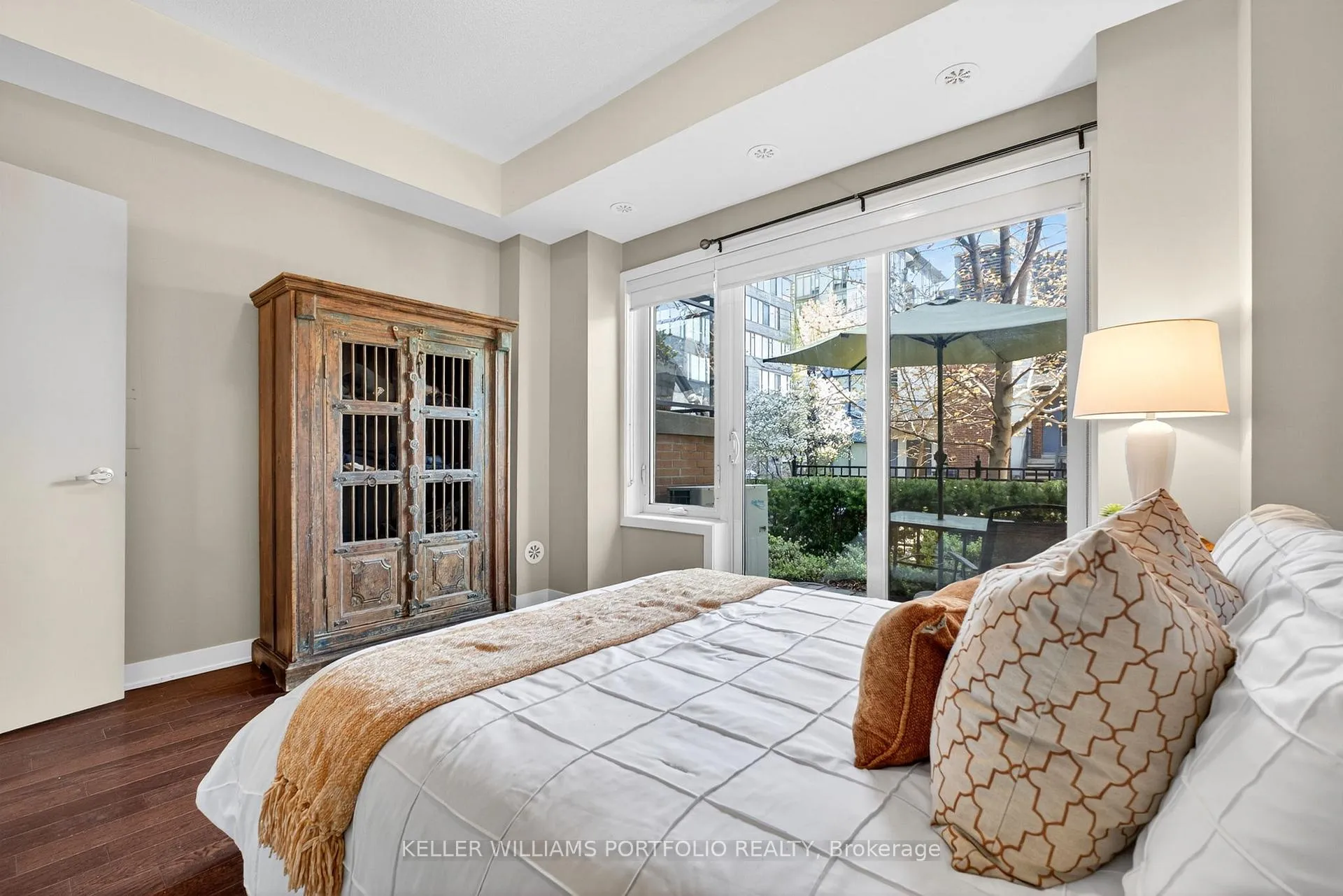 Photo 18 of 64 Cole Street, Toronto, Regent Park — HOMEH