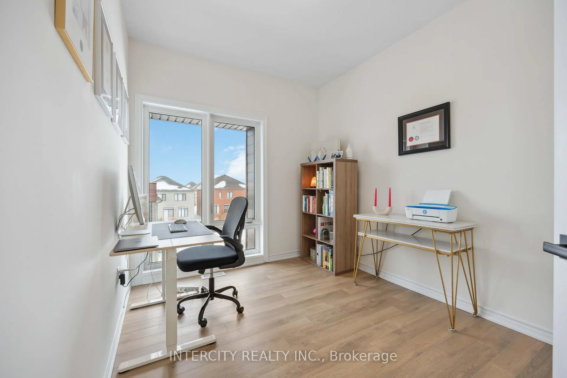 Photo 22 of 43 Griffith Street, Aurora, Bayview Northeast — HOMEH