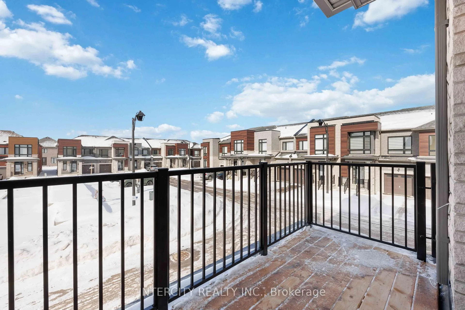 Photo 27 of 43 Griffith Street, Aurora, Bayview Northeast — HOMEH