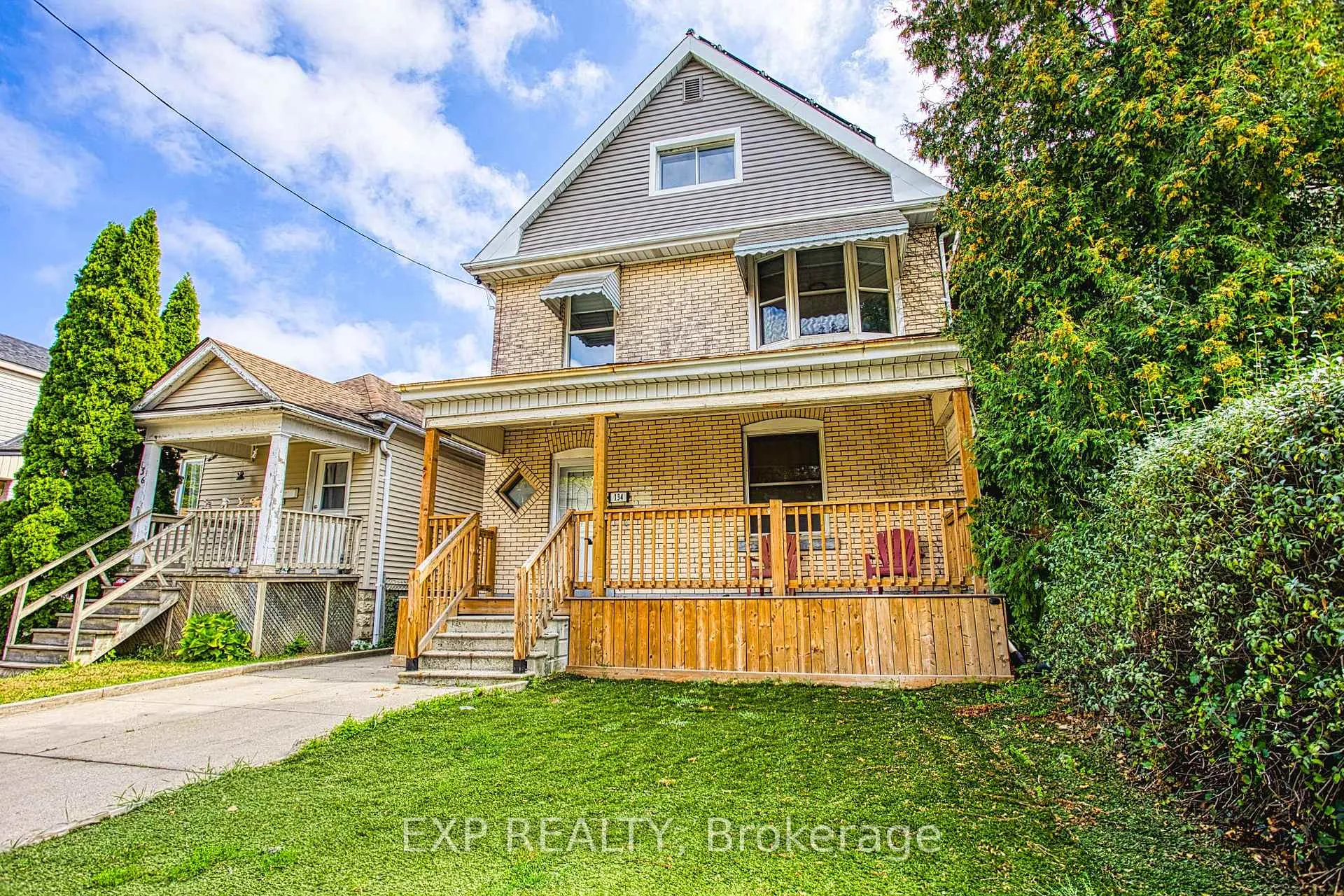 Photo 3 of 134 Rosslyn Avenue N, Hamilton, Crown Point — HOMEH