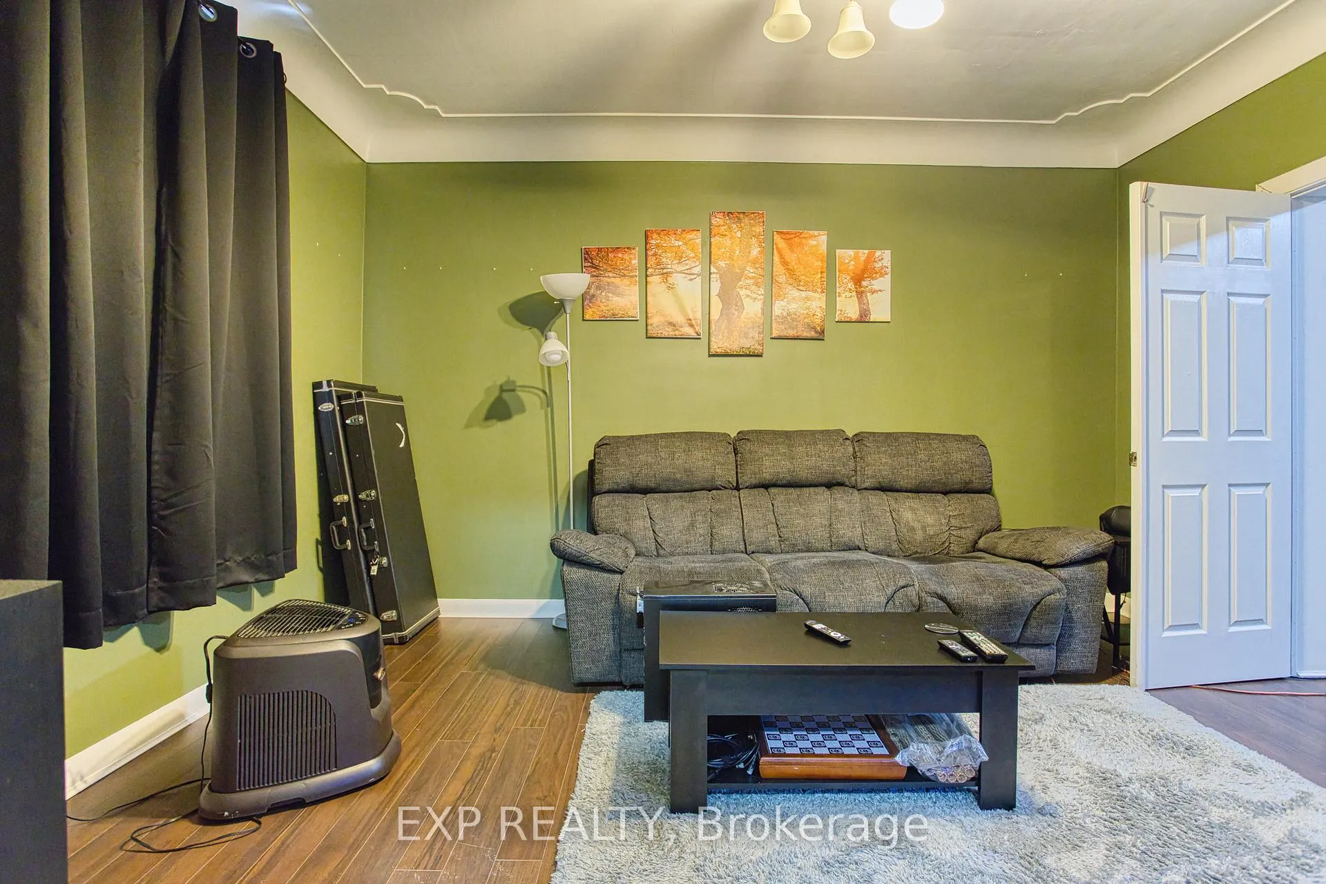 Photo 9 of 134 Rosslyn Avenue N, Hamilton, Crown Point — HOMEH