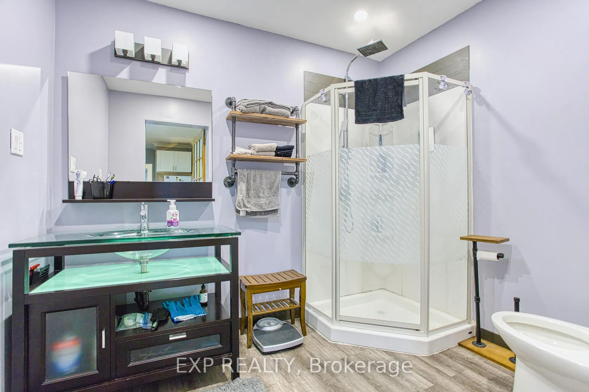Photo 11 of 134 Rosslyn Avenue N, Hamilton, Crown Point — HOMEH