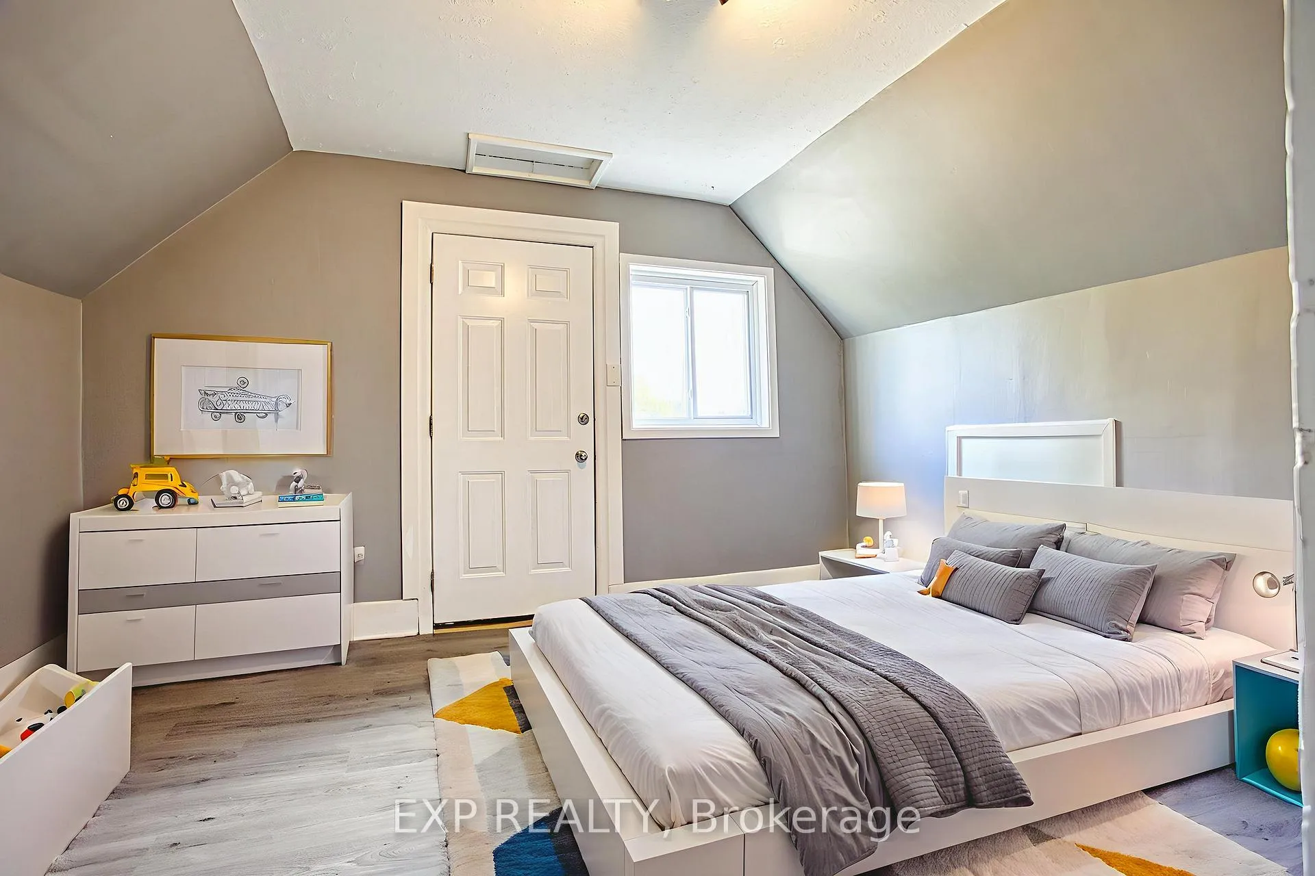 Photo 20 of 134 Rosslyn Avenue N, Hamilton, Crown Point — HOMEH