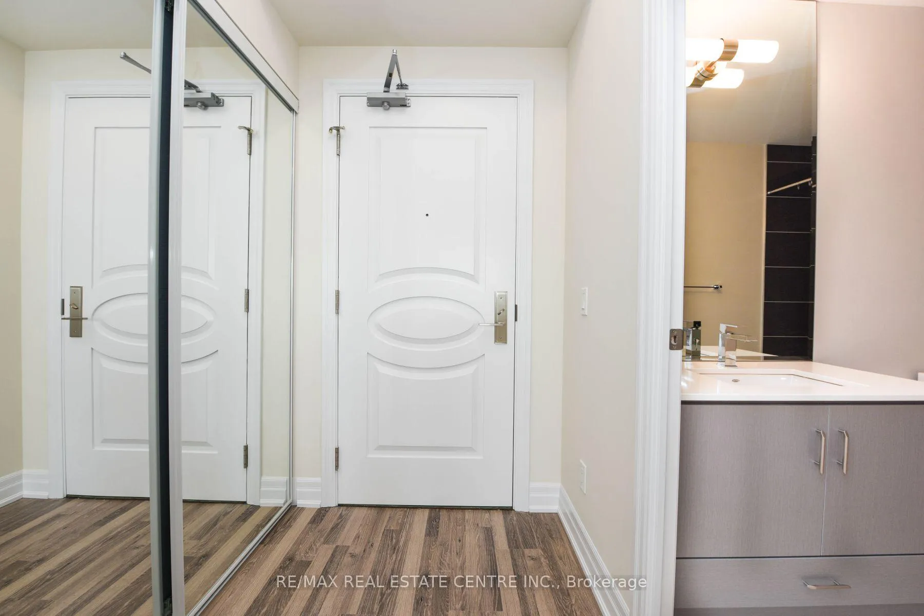 Photo 8 of Unit 508, 9075 Jane Street, Vaughan, Concord — HOMEH