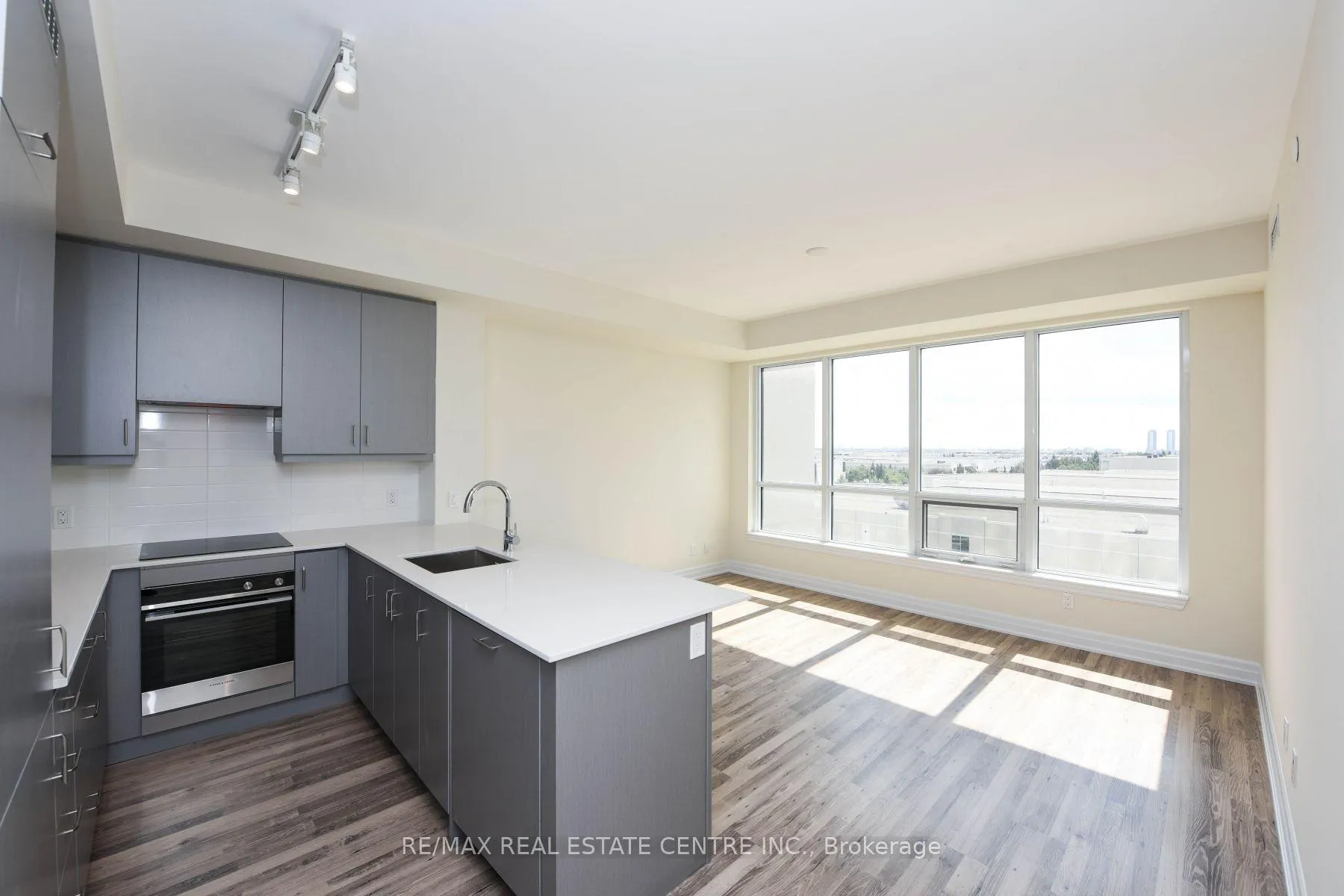 Photo 22 of Unit 508, 9075 Jane Street, Vaughan, Concord — HOMEH