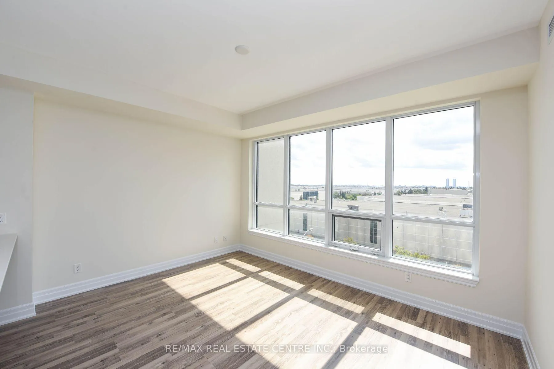 Photo 25 of Unit 508, 9075 Jane Street, Vaughan, Concord — HOMEH