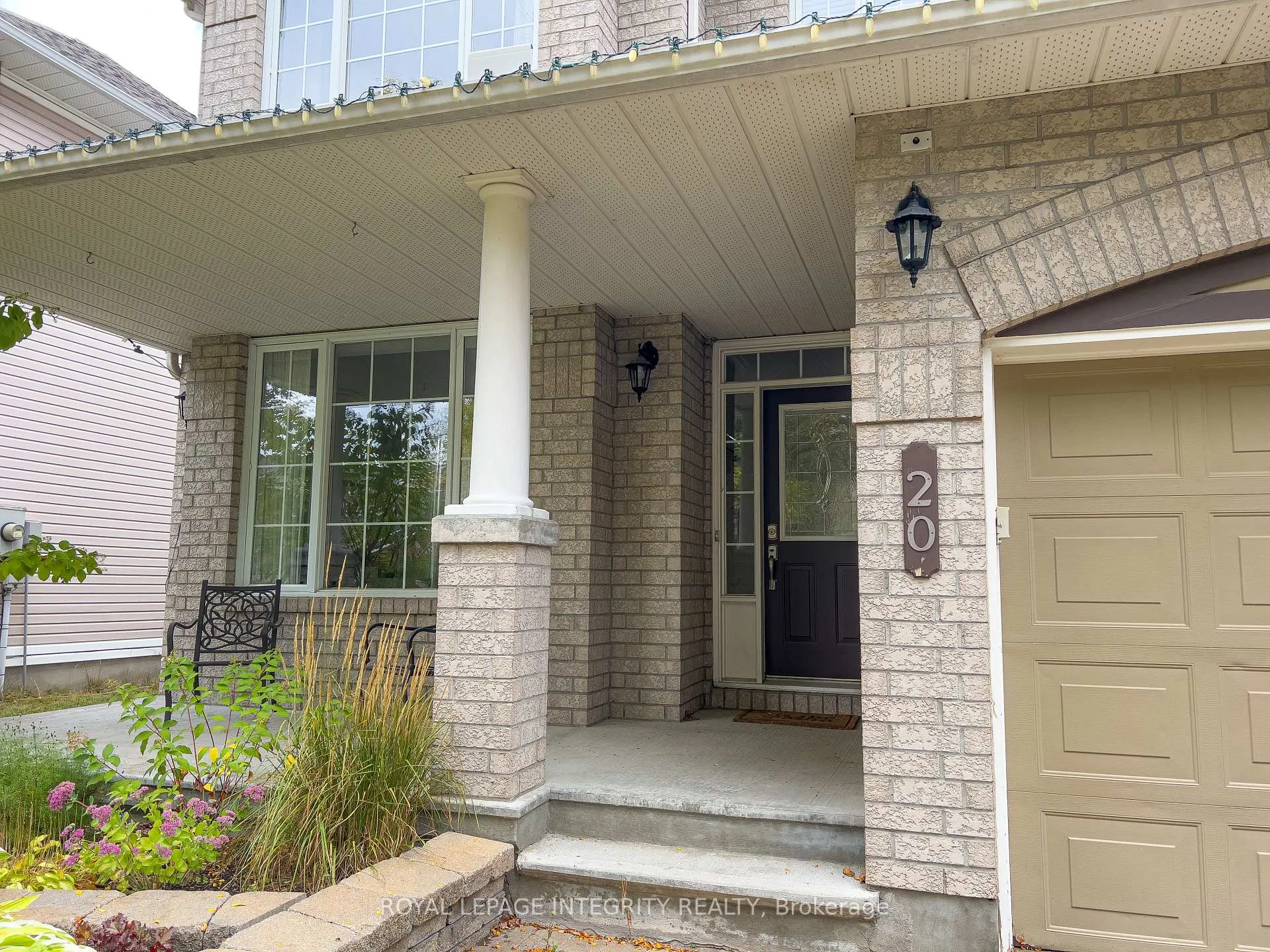 Photo 3 of 20 Farmfield Crescent, Ottawa, Kanata - Emerald Meadows/Trailwest — HOMEH