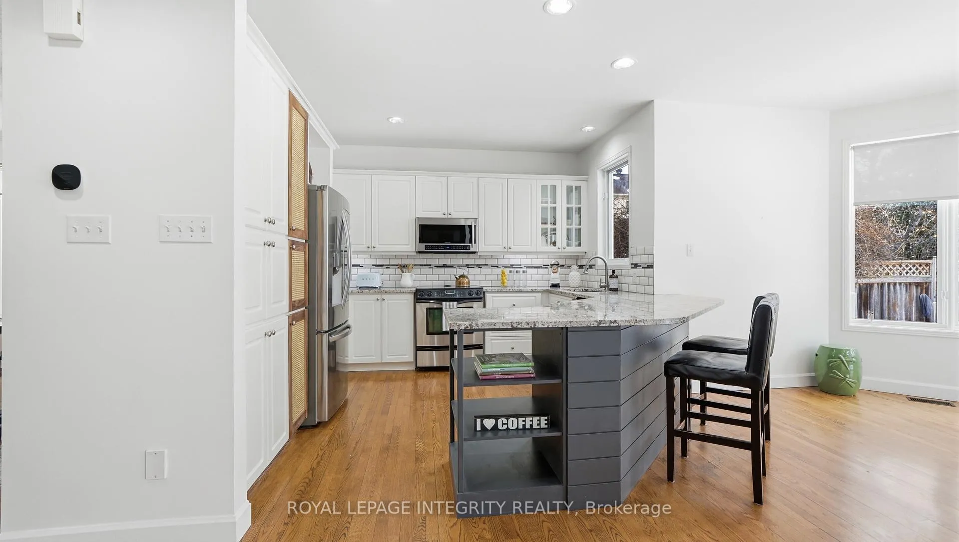 Photo 14 of 20 Farmfield Crescent, Ottawa, Kanata - Emerald Meadows/Trailwest — HOMEH