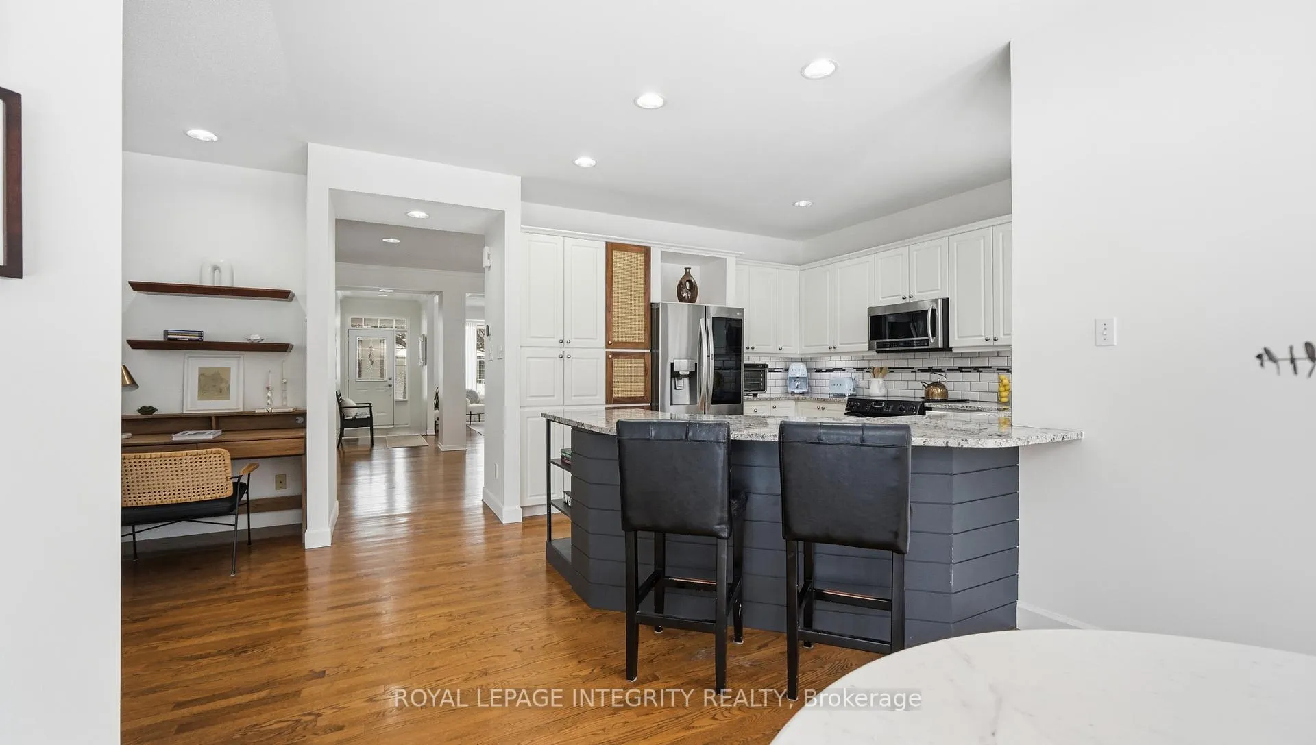 Photo 19 of 20 Farmfield Crescent, Ottawa, Kanata - Emerald Meadows/Trailwest — HOMEH