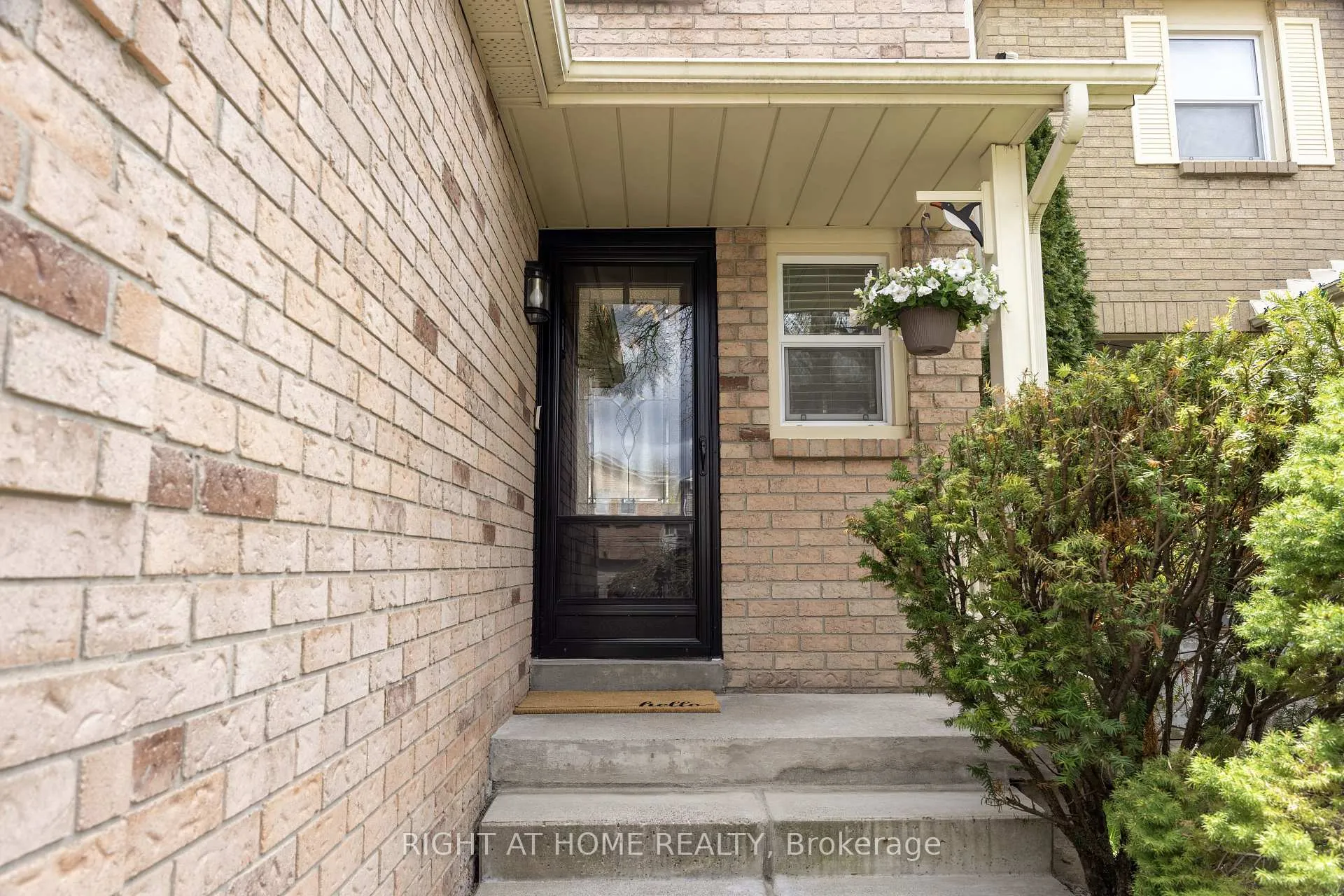 Photo 2 of 7 Drew Court, Whitby, Pringle Creek — HOMEH