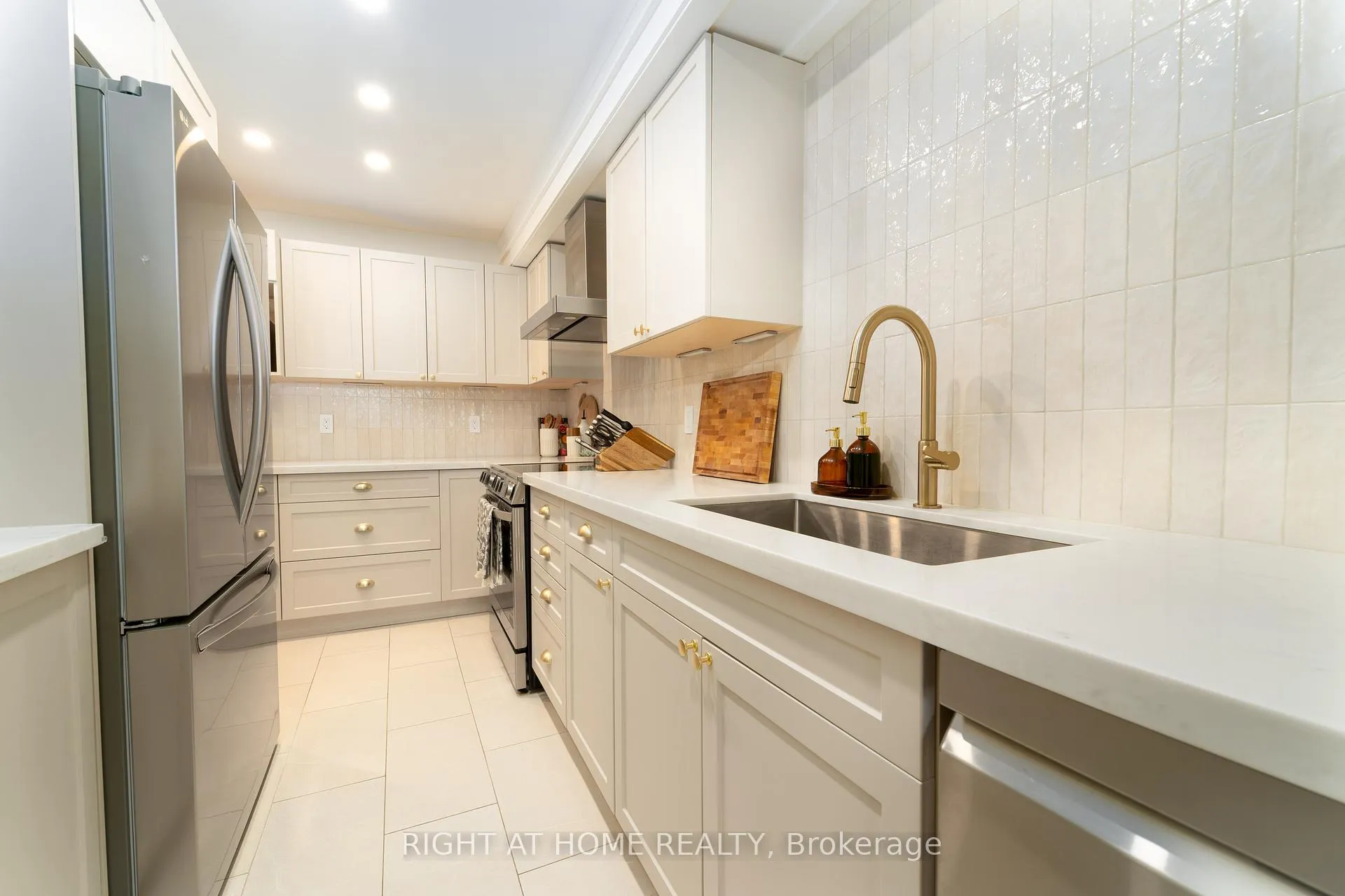 Photo 8 of 7 Drew Court, Whitby, Pringle Creek — HOMEH