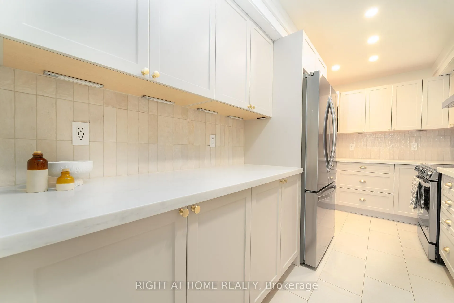 Photo 9 of 7 Drew Court, Whitby, Pringle Creek — HOMEH