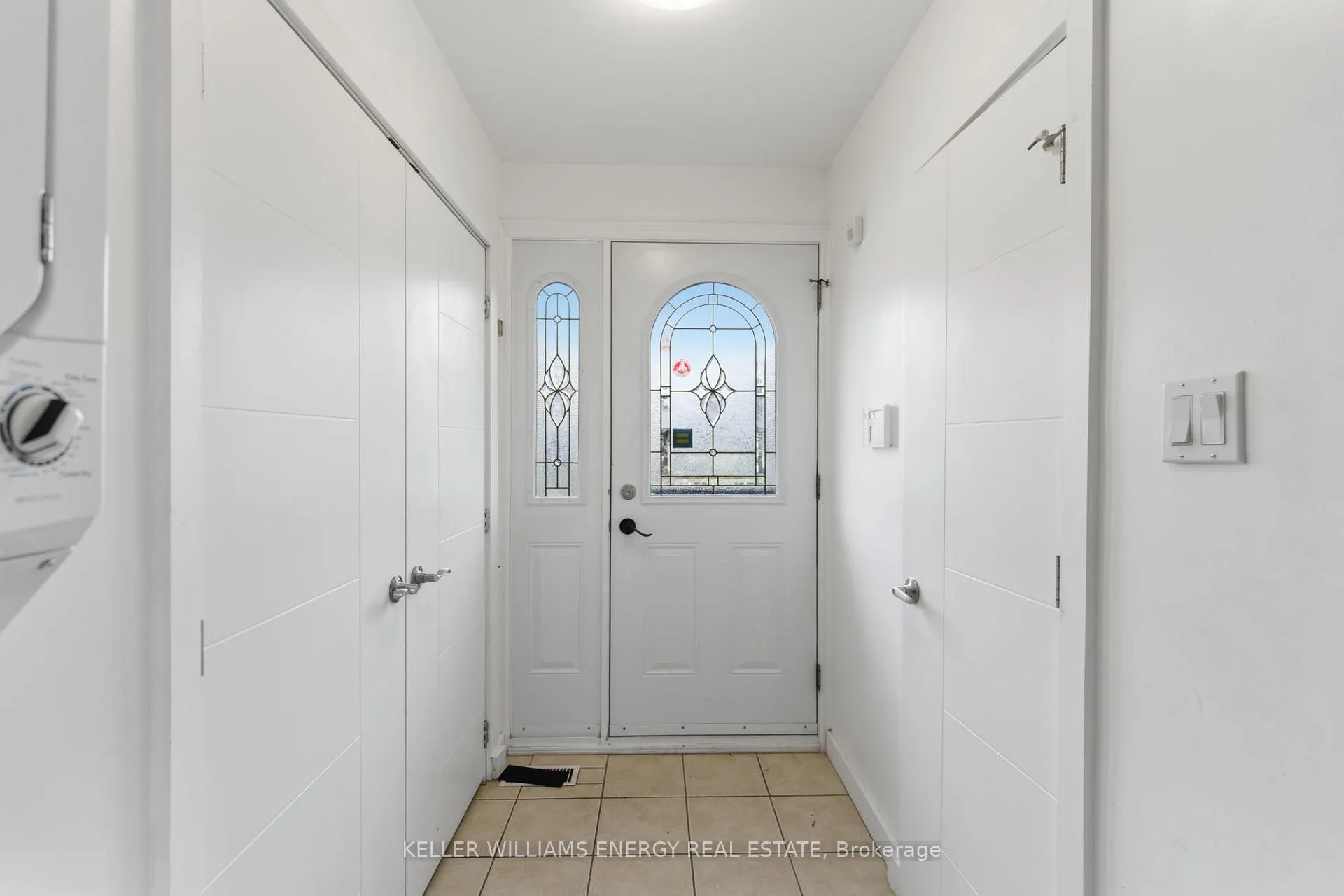 Photo 4 of 20 Ravenview Drive, Scarborough, West Hill — HOMEH