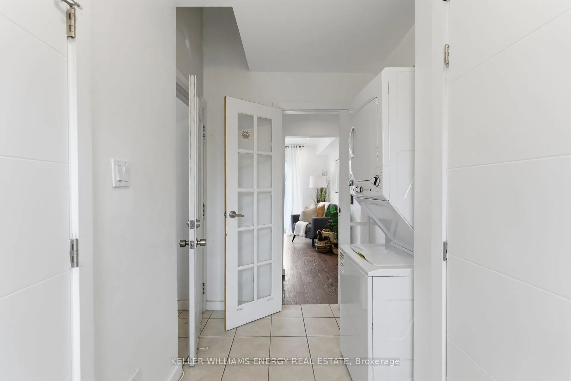 Photo 5 of 20 Ravenview Drive, Scarborough, West Hill — HOMEH