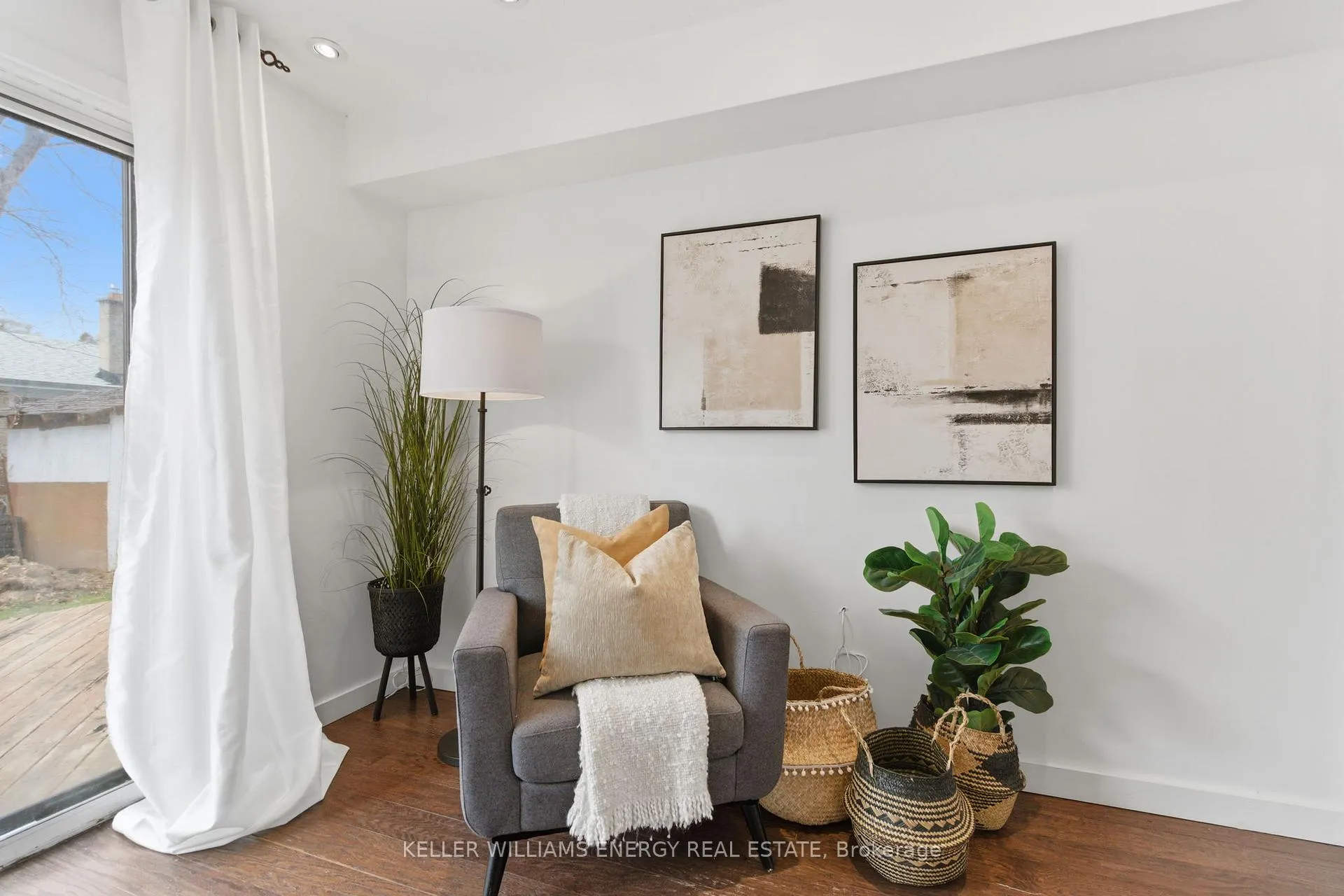 Photo 7 of 20 Ravenview Drive, Scarborough, West Hill — HOMEH