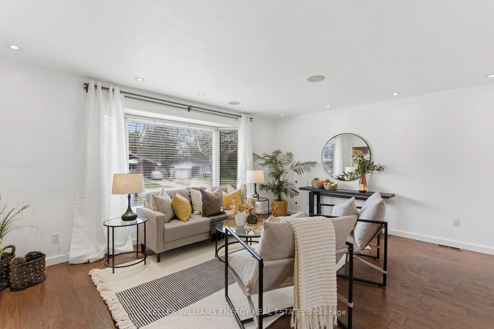 Photo 8 of 20 Ravenview Drive, Scarborough, West Hill — HOMEH