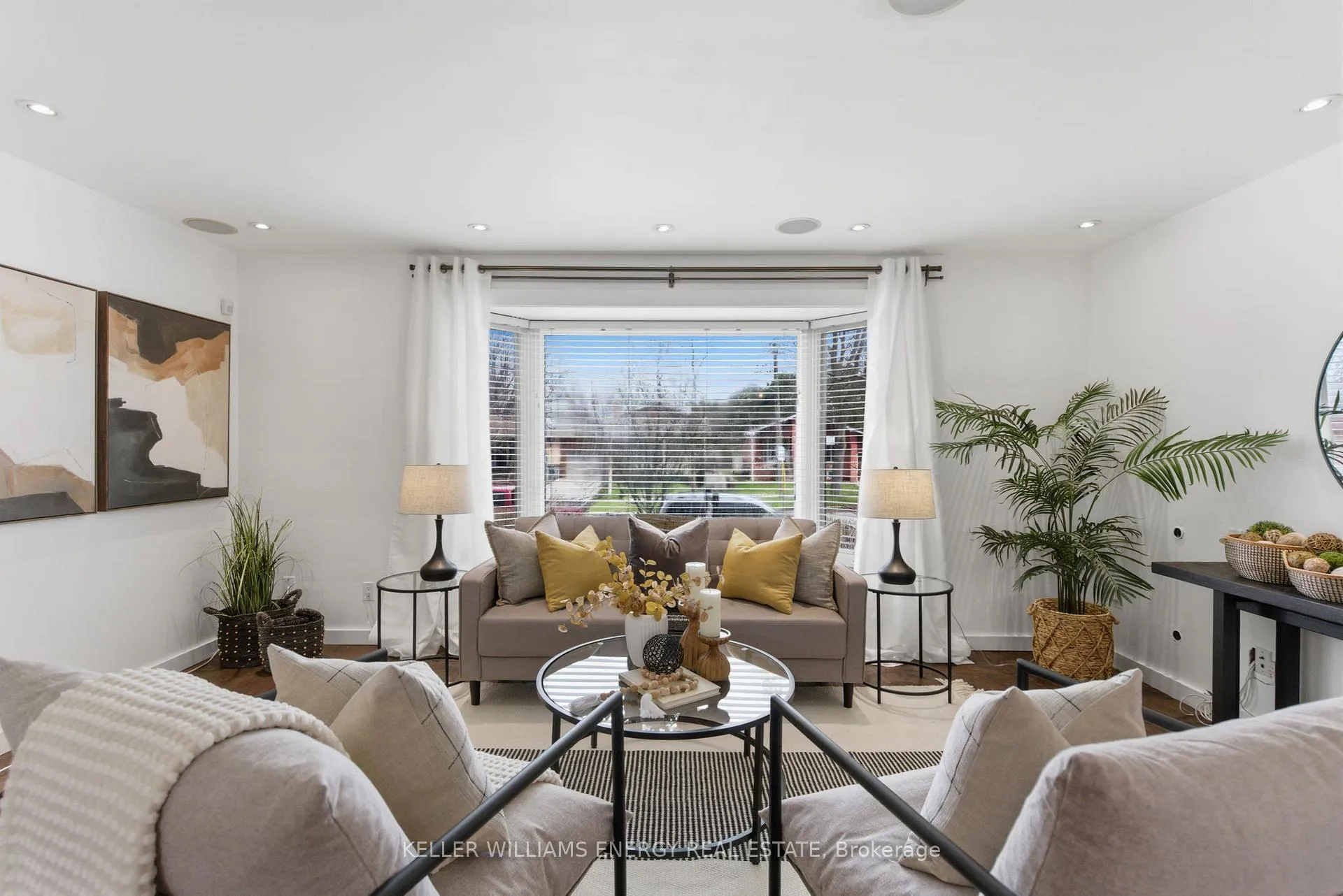 Photo 9 of 20 Ravenview Drive, Scarborough, West Hill — HOMEH