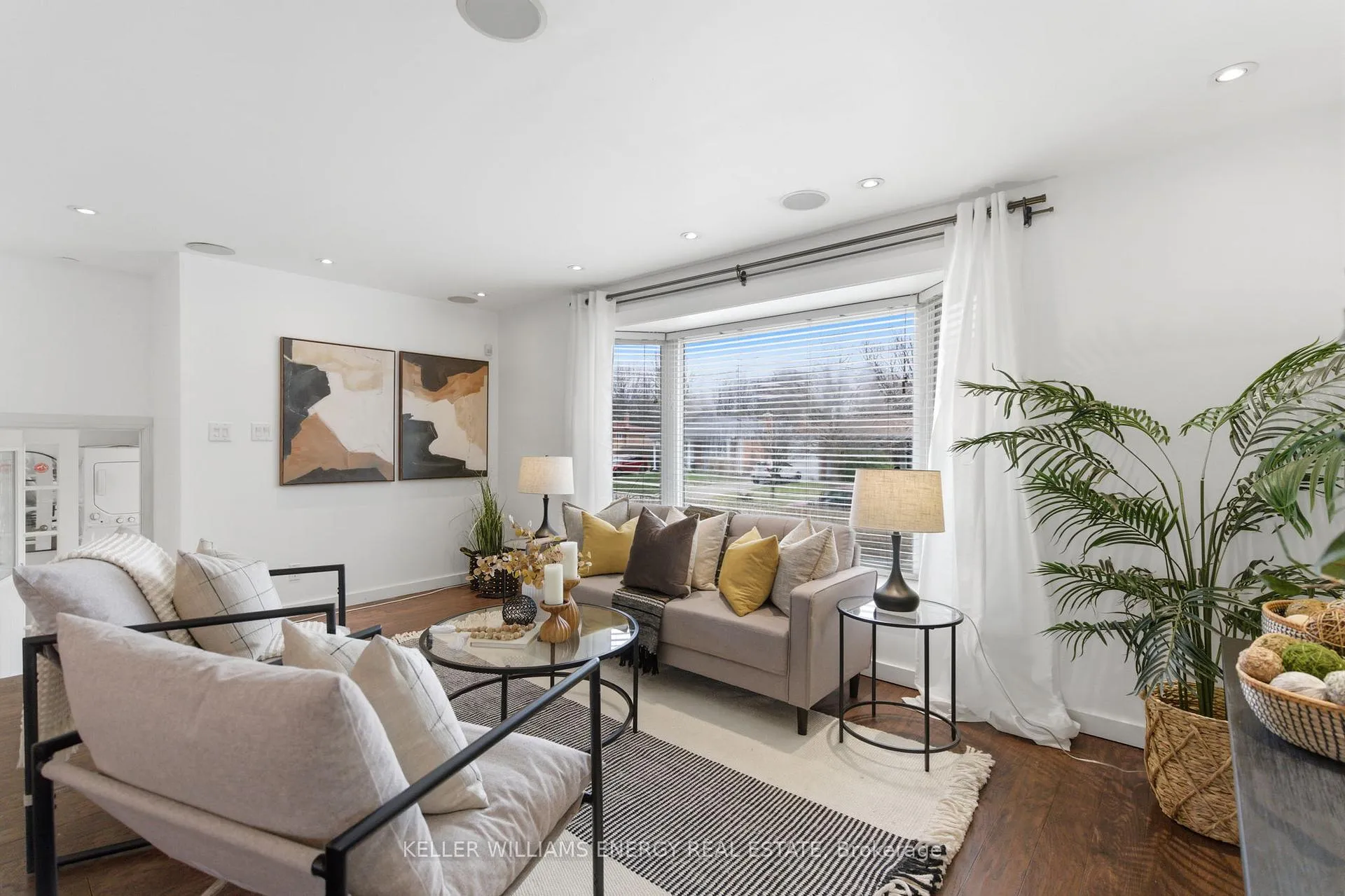 Photo 10 of 20 Ravenview Drive, Scarborough, West Hill — HOMEH