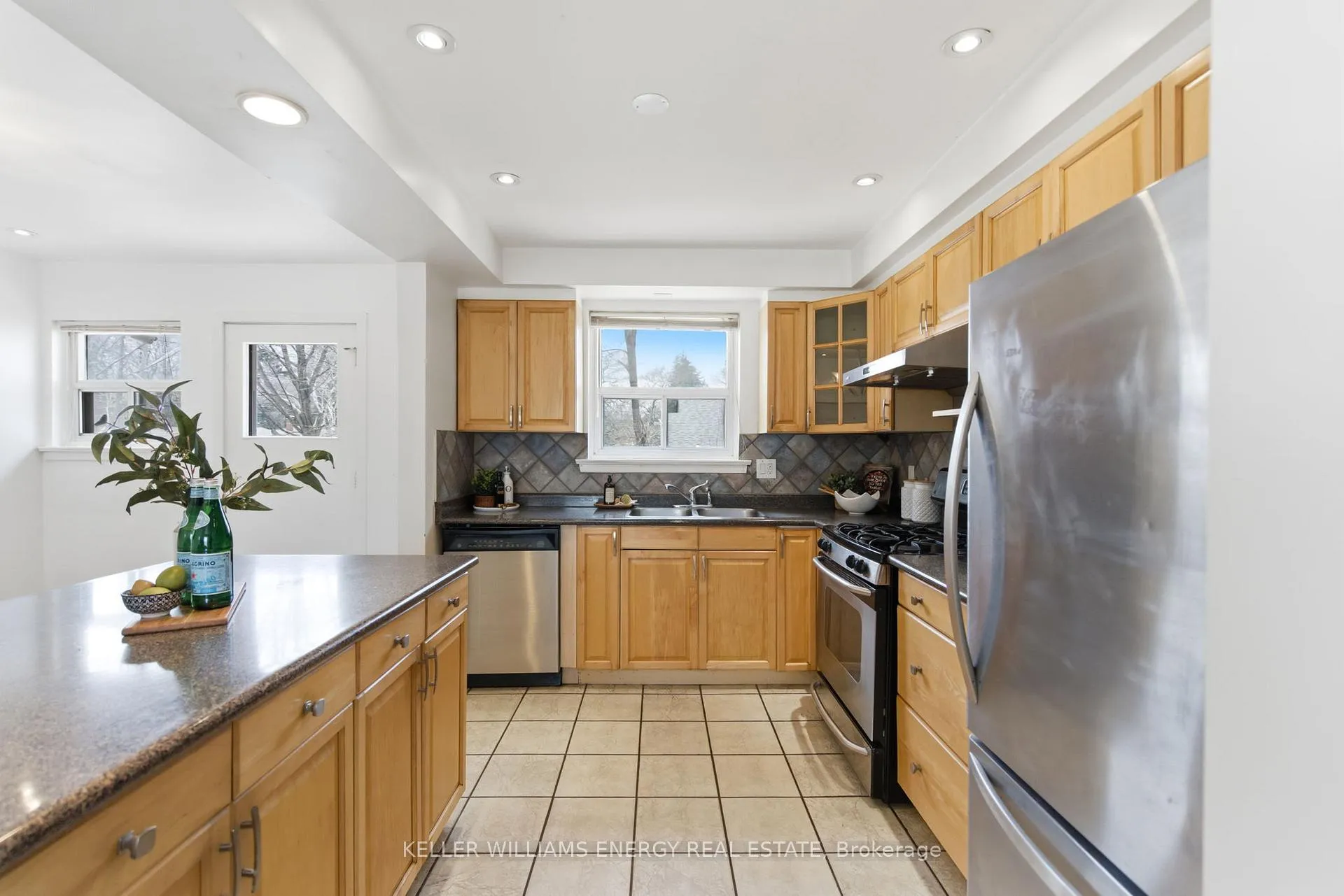 Photo 16 of 20 Ravenview Drive, Scarborough, West Hill — HOMEH