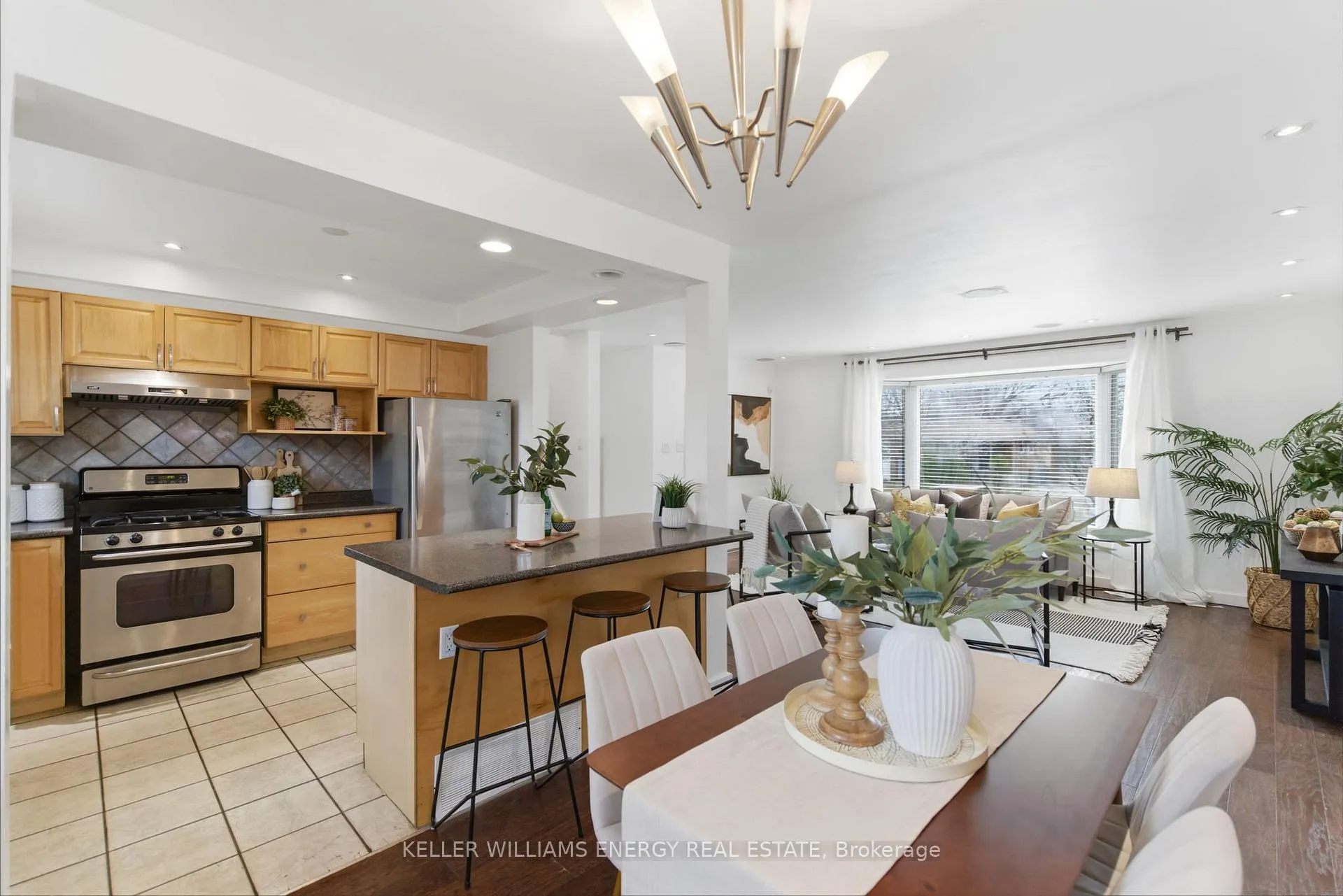 Photo 18 of 20 Ravenview Drive, Scarborough, West Hill — HOMEH