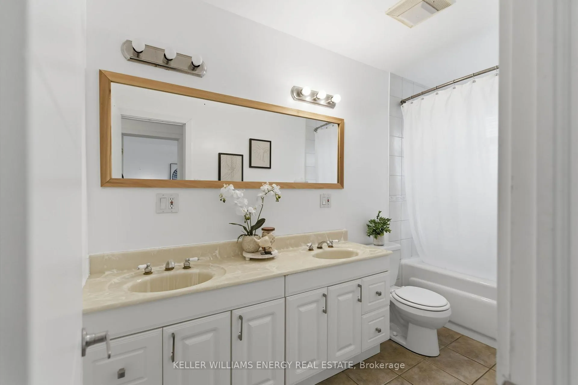 Photo 22 of 20 Ravenview Drive, Scarborough, West Hill — HOMEH