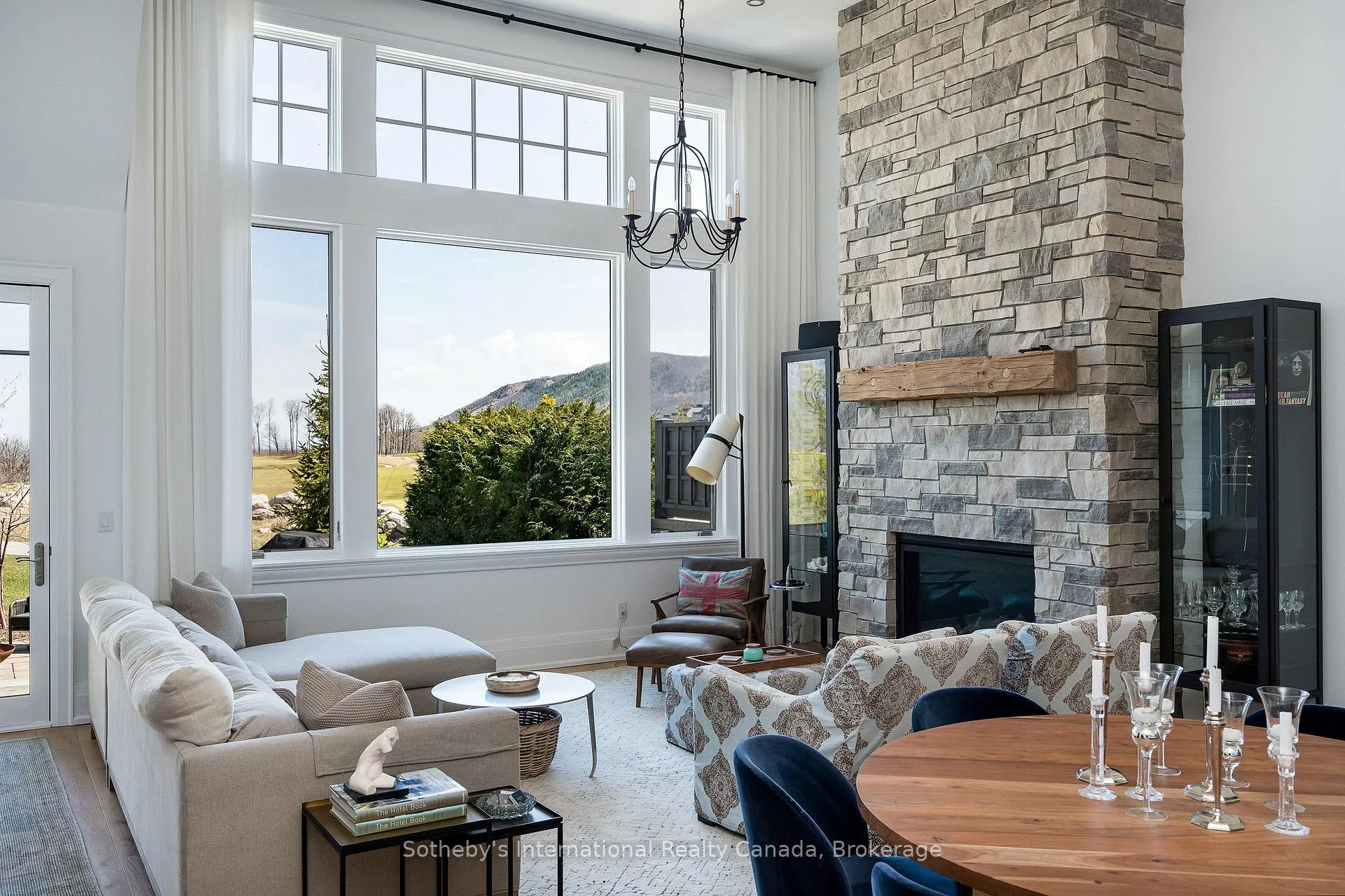 Photo 4 of 155 Georgian Bay Lane, Georgian Bay, Blue Mountains — HOMEH