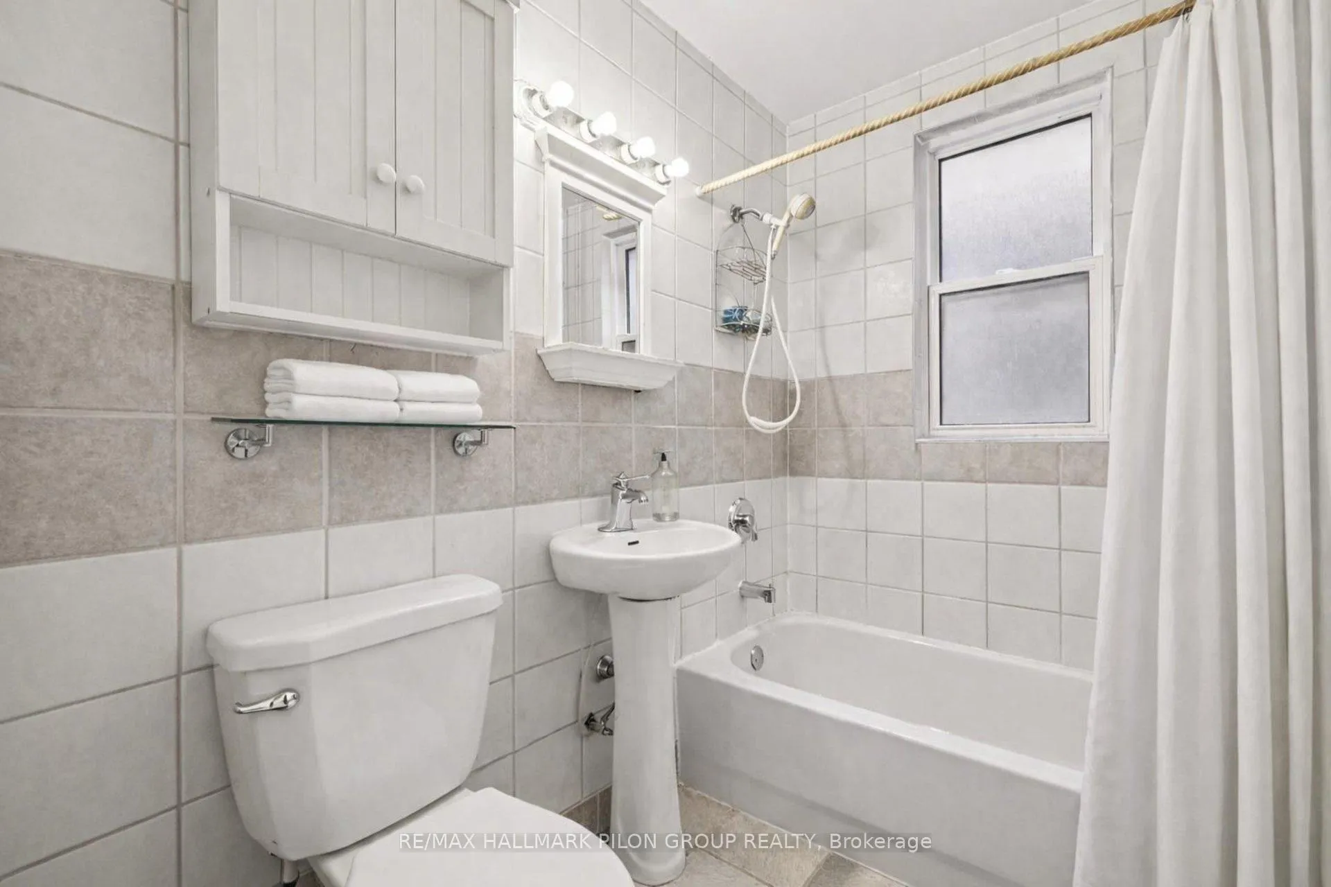 Photo 9 of 132 Beausoleil Drive, Ottawa, Lower Town — HOMEH