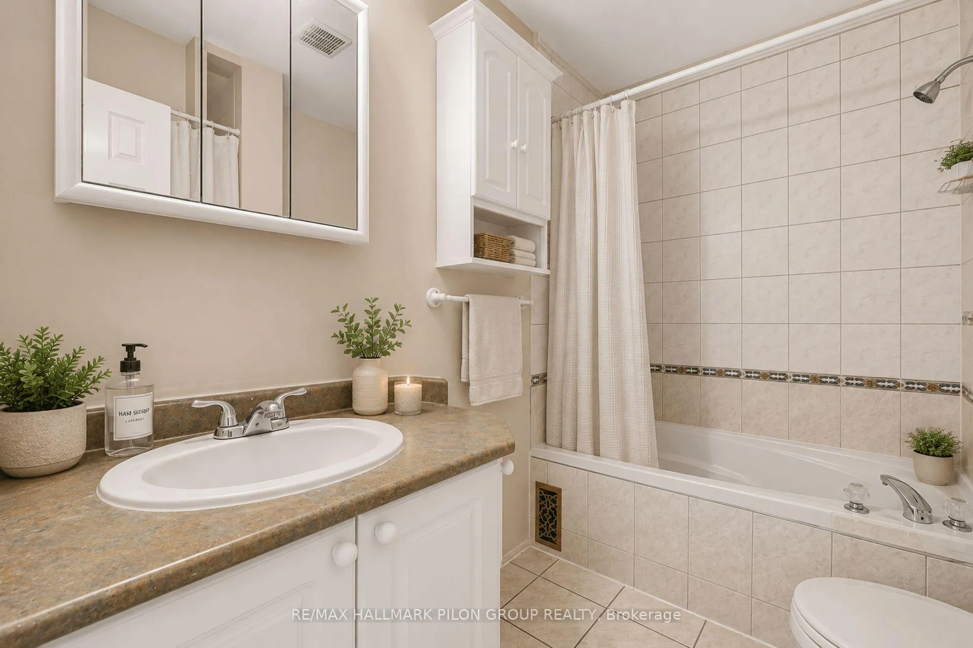 Photo 11 of 132 Beausoleil Drive, Ottawa, Lower Town — HOMEH