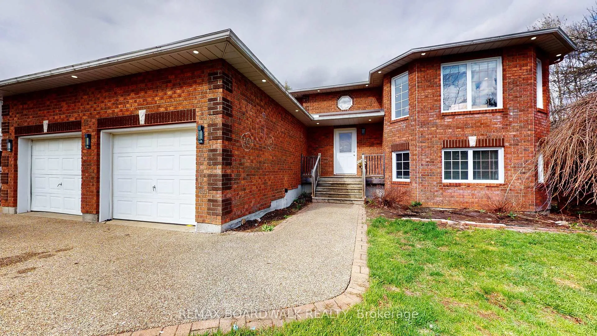 Photo 2 of 7 Meadowview Drive, North Grenville, North Grenville Twp (Kemptville South) — HOMEH