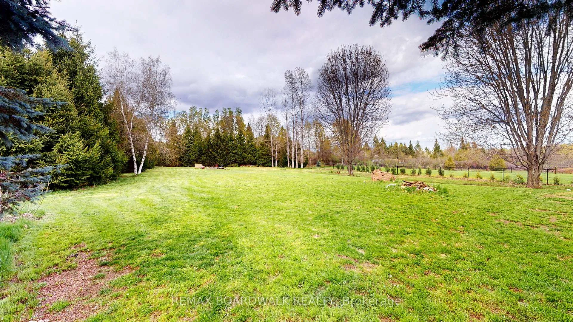 Photo 5 of 7 Meadowview Drive, North Grenville, North Grenville Twp (Kemptville South) — HOMEH