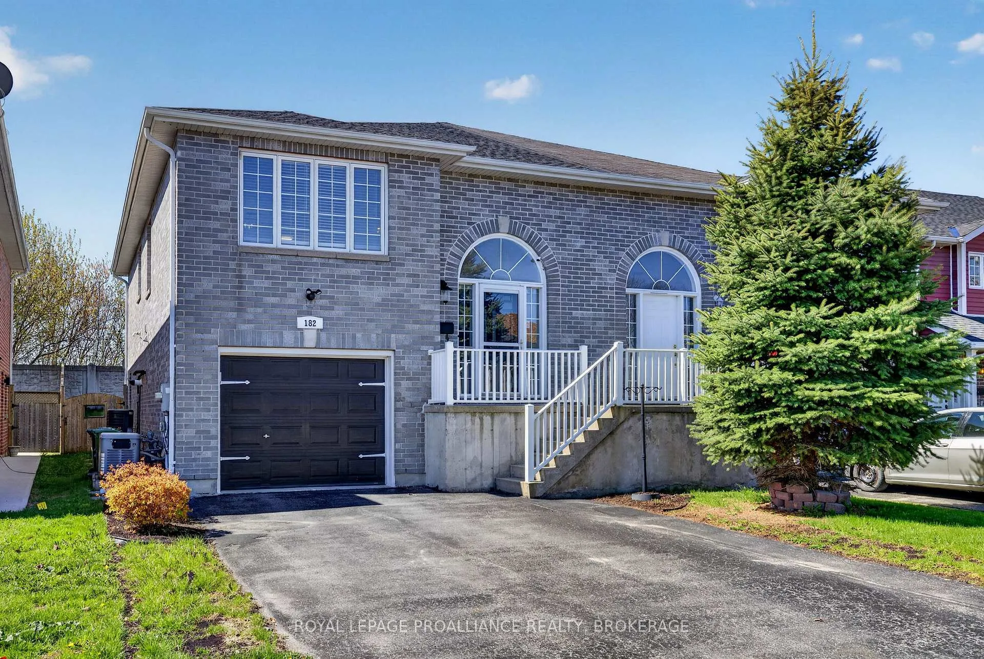 Photo 2 of 182 Briceland Street, Kingston, Rideau — HOMEH