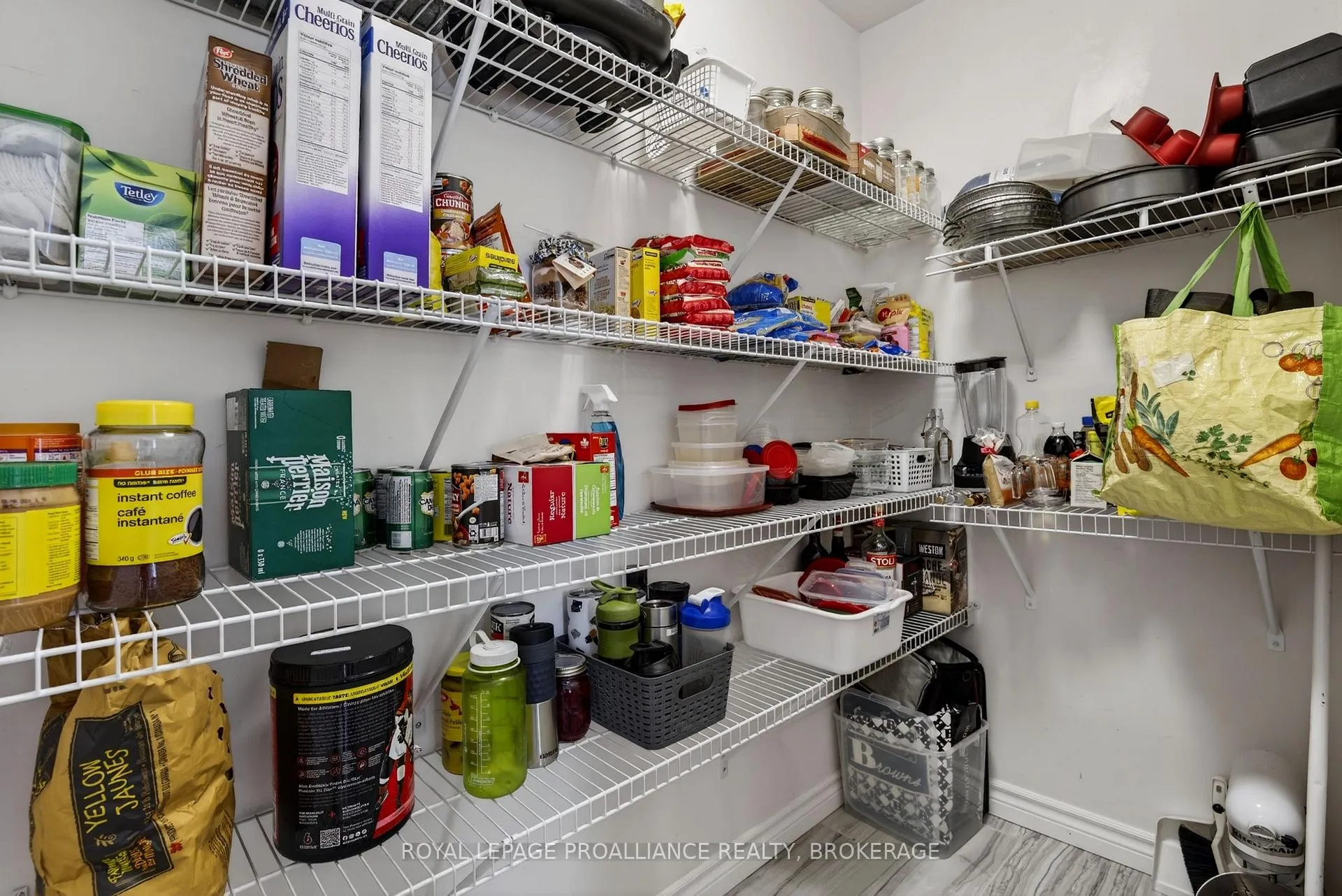 Photo 14 of 182 Briceland Street, Kingston, Rideau — HOMEH